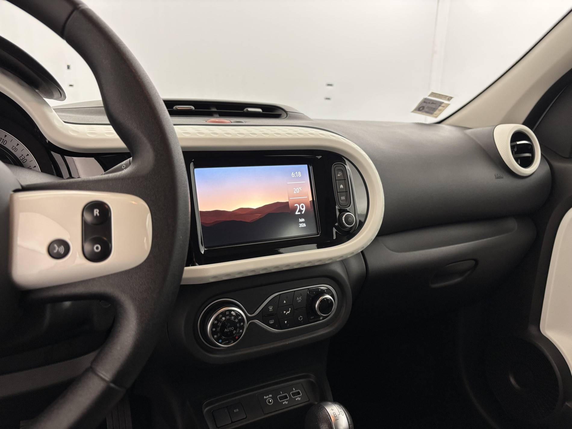Vente en ligne Renault Twingo Electrique Twingo III E-Tech au prix de 11 990 €