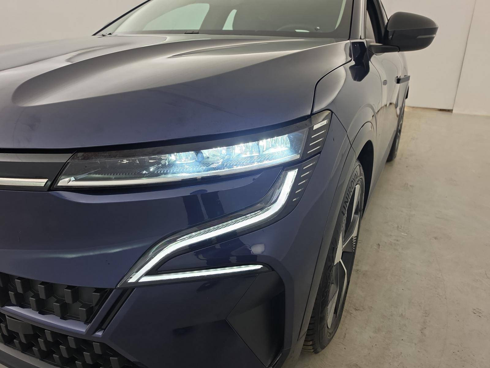 Vente en ligne Renault Megane E-Tech  EV60 220 ch super charge au prix de 22 990 €