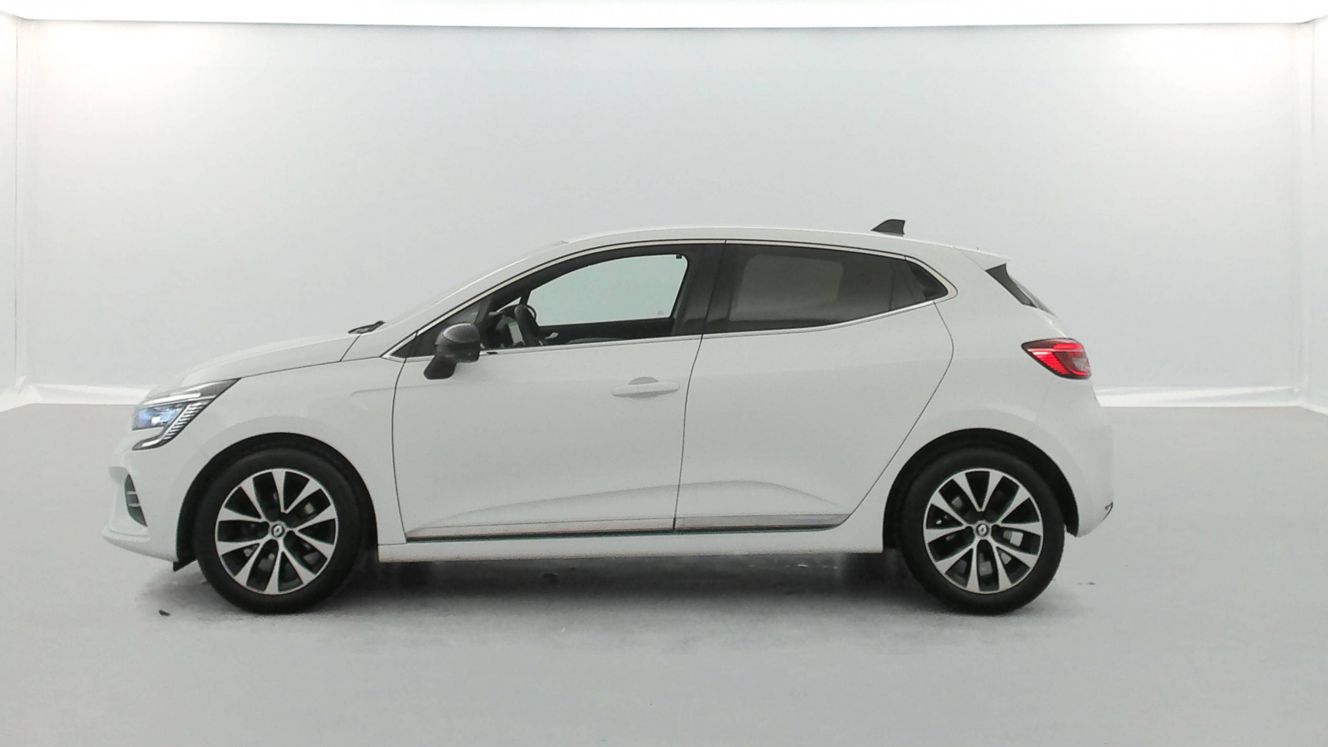 Renault Clio 5 Clio TCe 90 occasion de 2023 en vente à Lorient