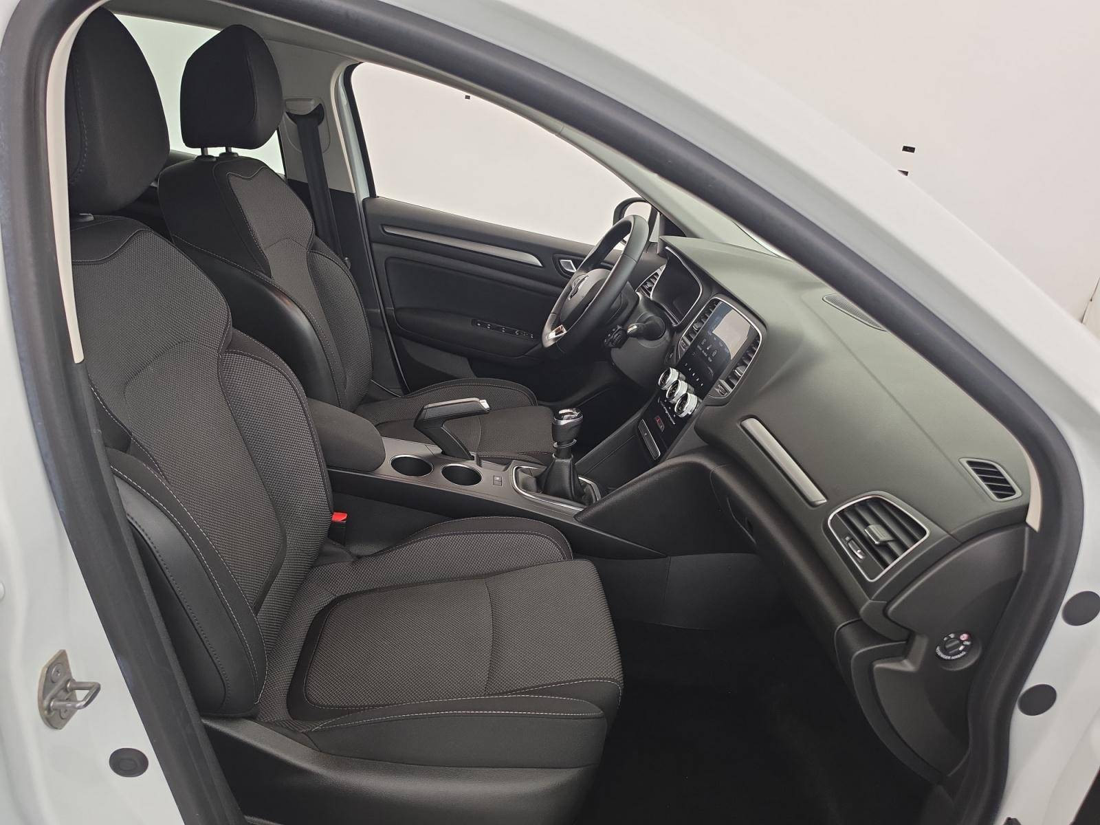 Vente en ligne Renault Megane 4 Estate  Blue dCi 115 au prix de 13 990 €