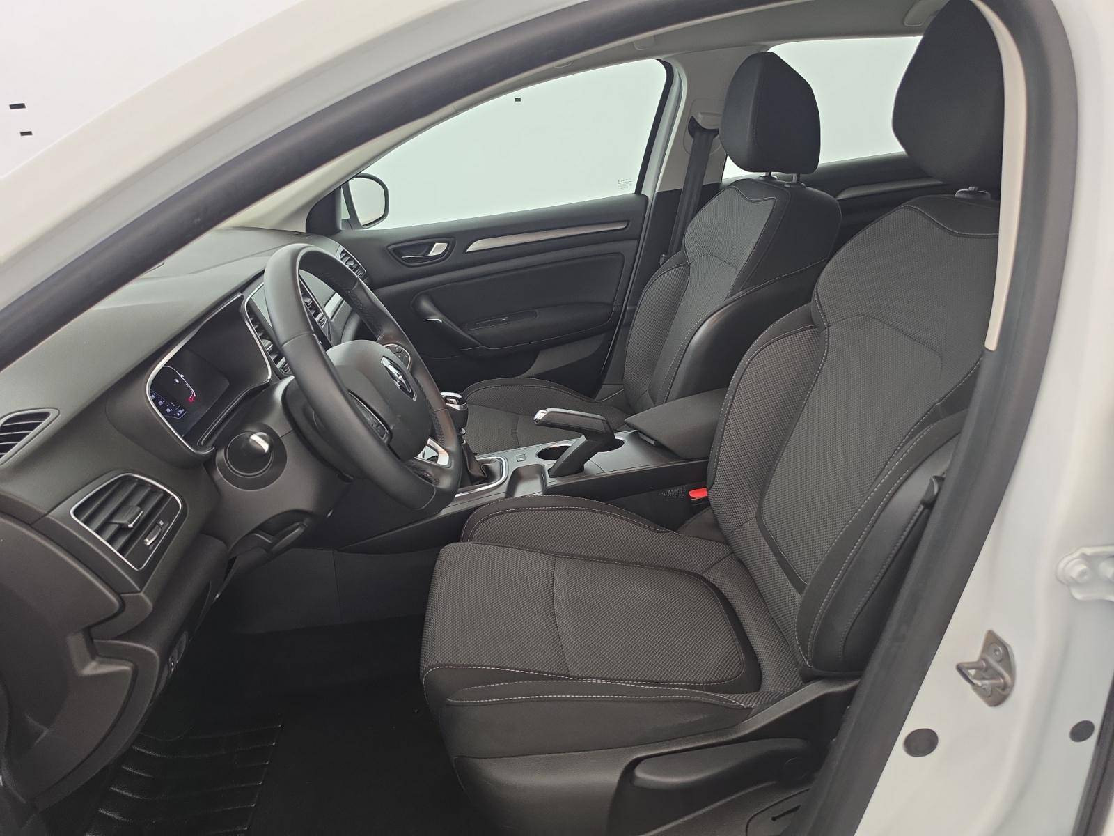 Vente en ligne Renault Megane 4 Estate  Blue dCi 115 au prix de 13 990 €