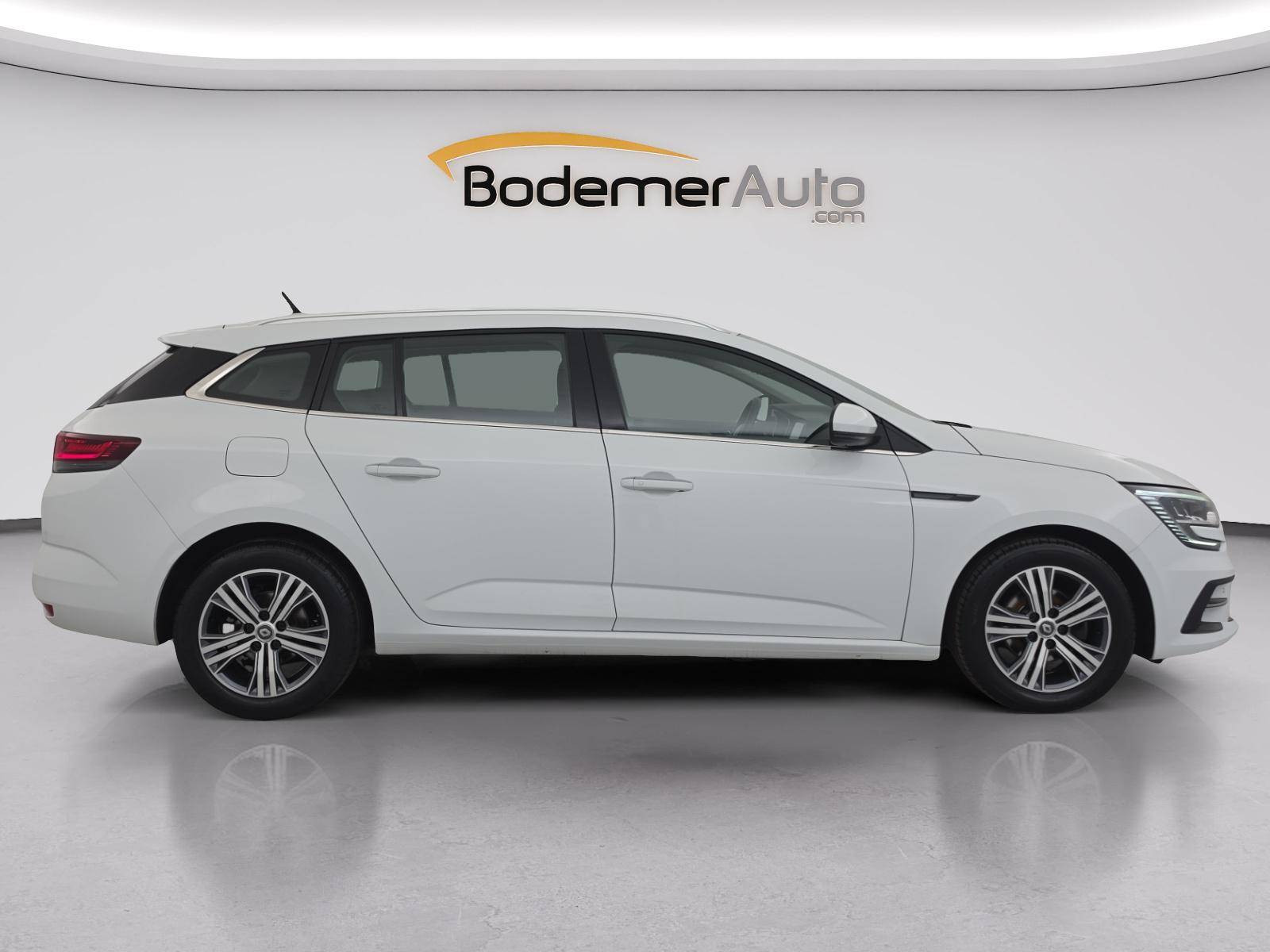 Vente en ligne Renault Megane 4 Estate  Blue dCi 115 au prix de 13 990 €