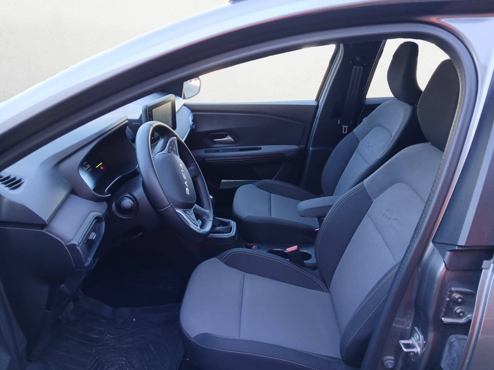 Vente en ligne Dacia Jogger  Hybrid 140 7 places GSR2 au prix de 24 990 €