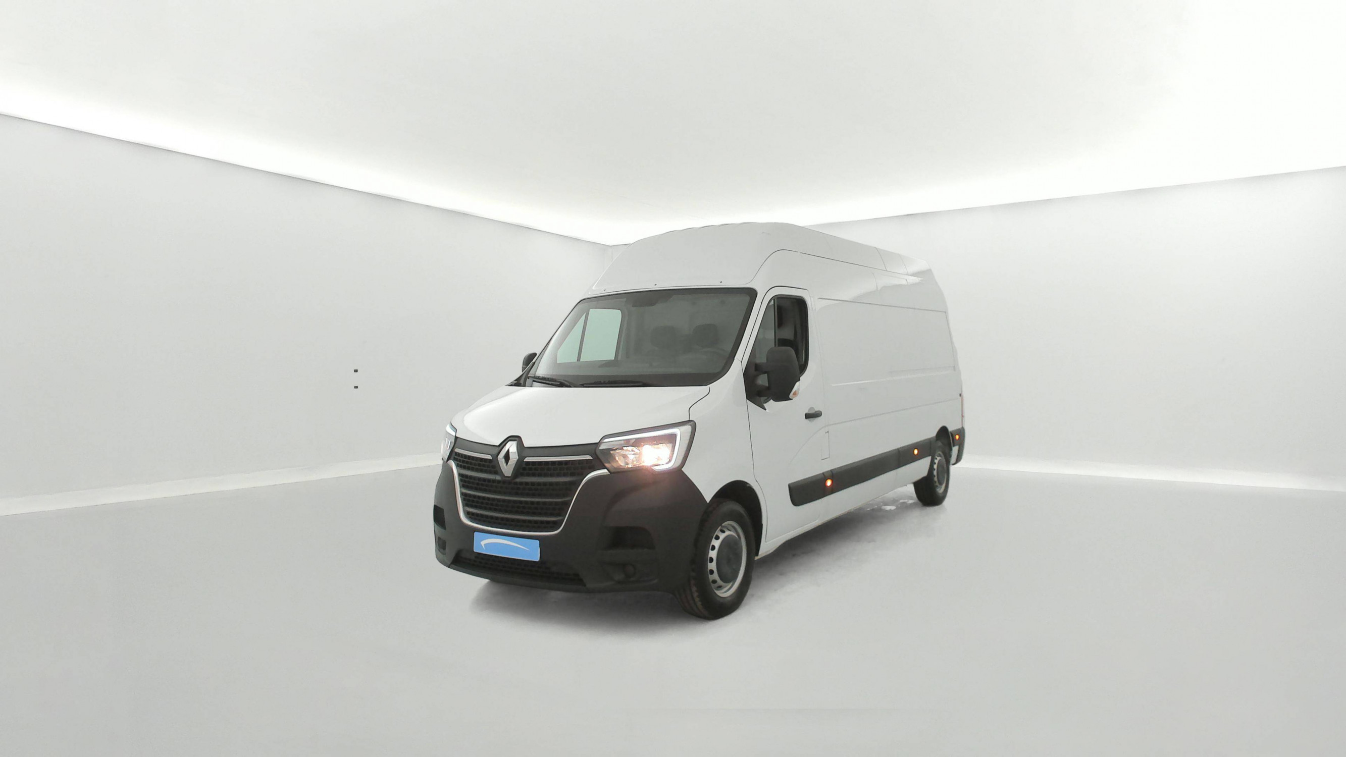Vente en ligne Renault Master Fourgon MASTER FGN TRAC F3500 L3H3 BLUE DCI 135 au prix de 25 790 €