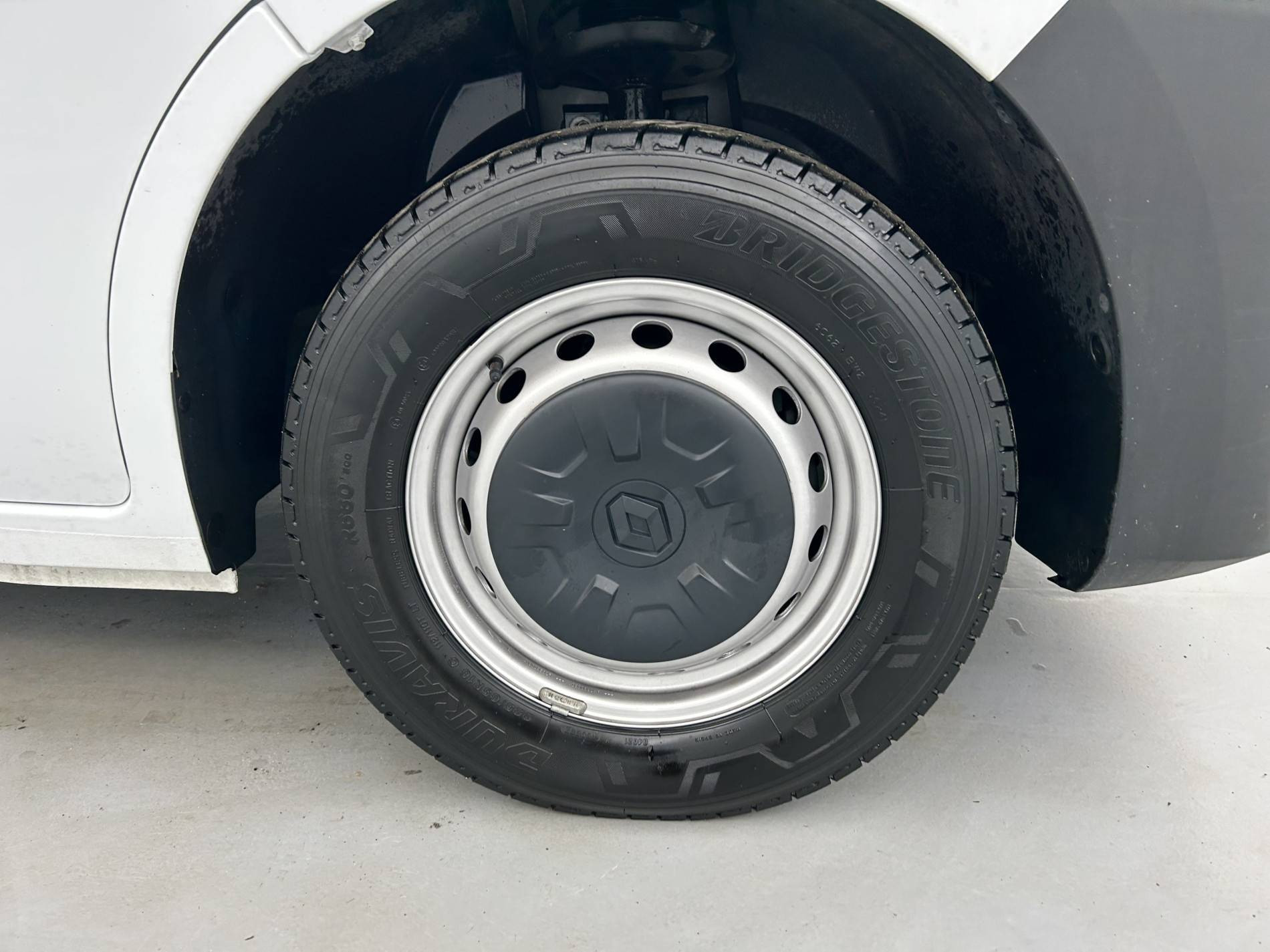 Vente en ligne Renault Master Fourgon MASTER FGN TRAC F3500 L3H3 BLUE DCI 135 au prix de 25 790 €
