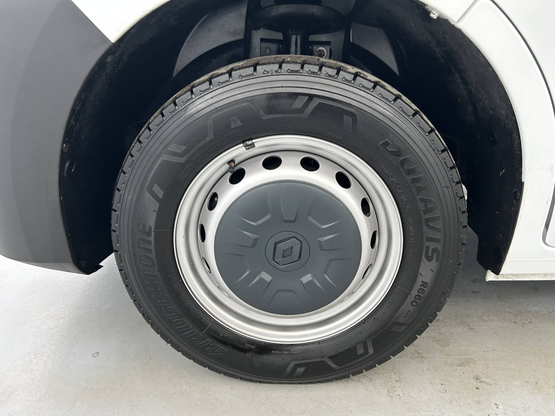 Vente en ligne Renault Master Fourgon MASTER FGN TRAC F3500 L3H3 BLUE DCI 135 au prix de 25 790 €