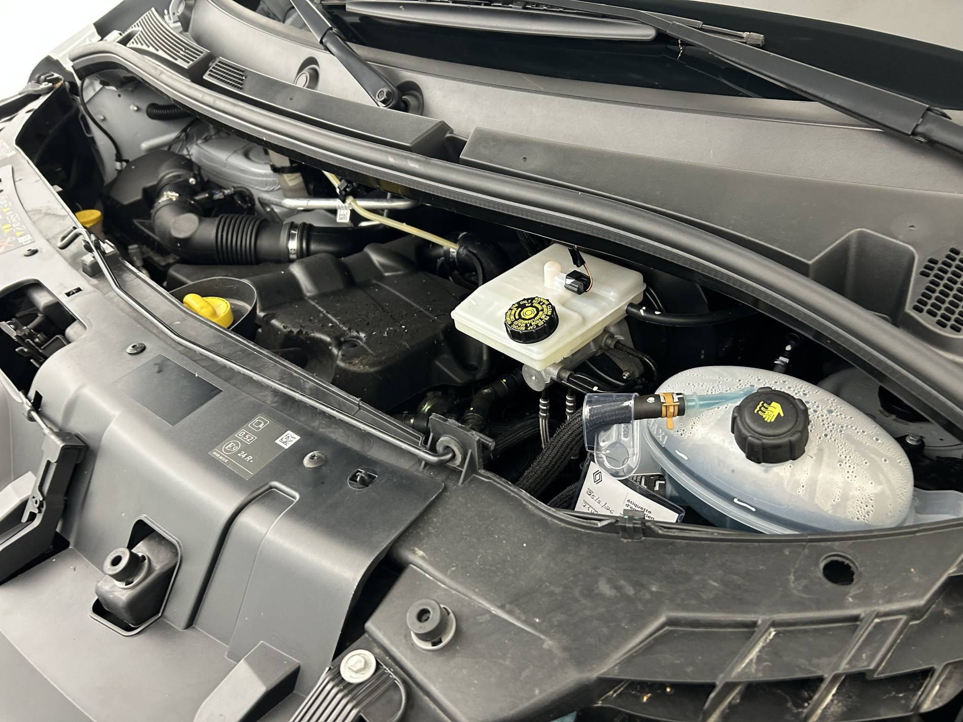 Vente en ligne Renault Master Fourgon MASTER FGN TRAC F3500 L3H3 BLUE DCI 135 au prix de 25 790 €