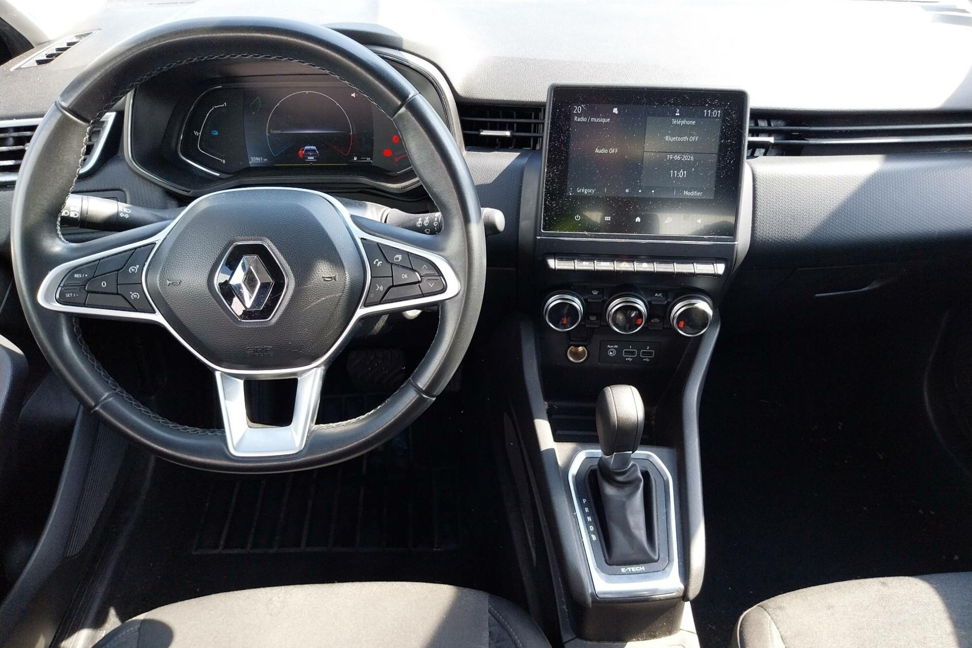 Vente en ligne Renault Clio 5 Clio E-Tech 140 - 21N au prix de 14 990 €
