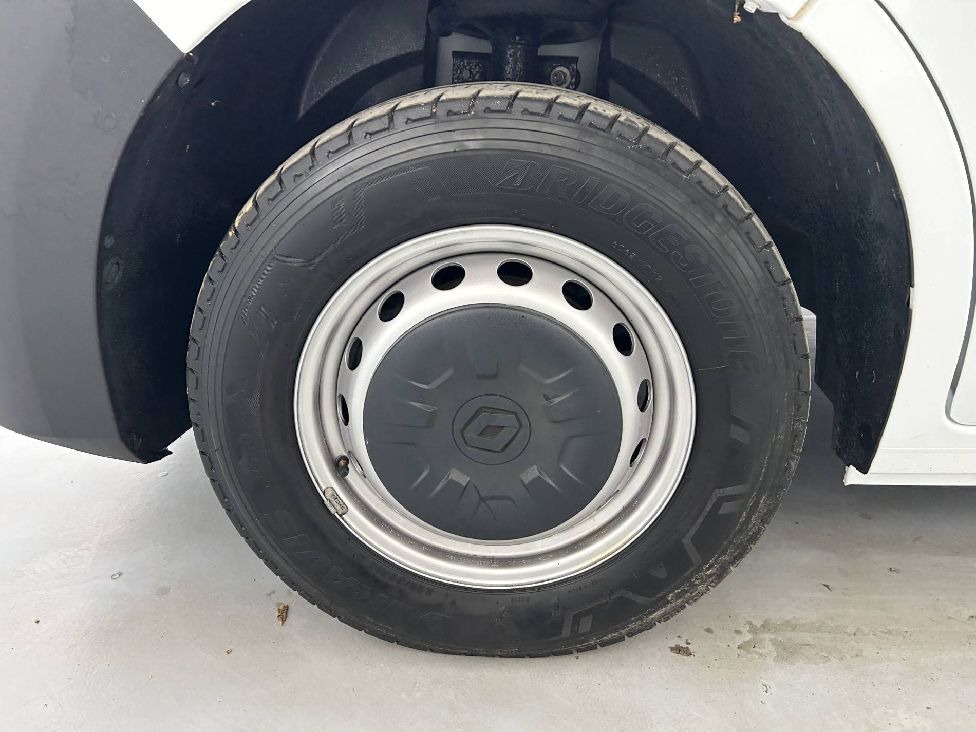 Vente en ligne Renault Master Fourgon MASTER FGN TRAC F3500 L3H3 BLUE DCI 135 au prix de 25 790 €