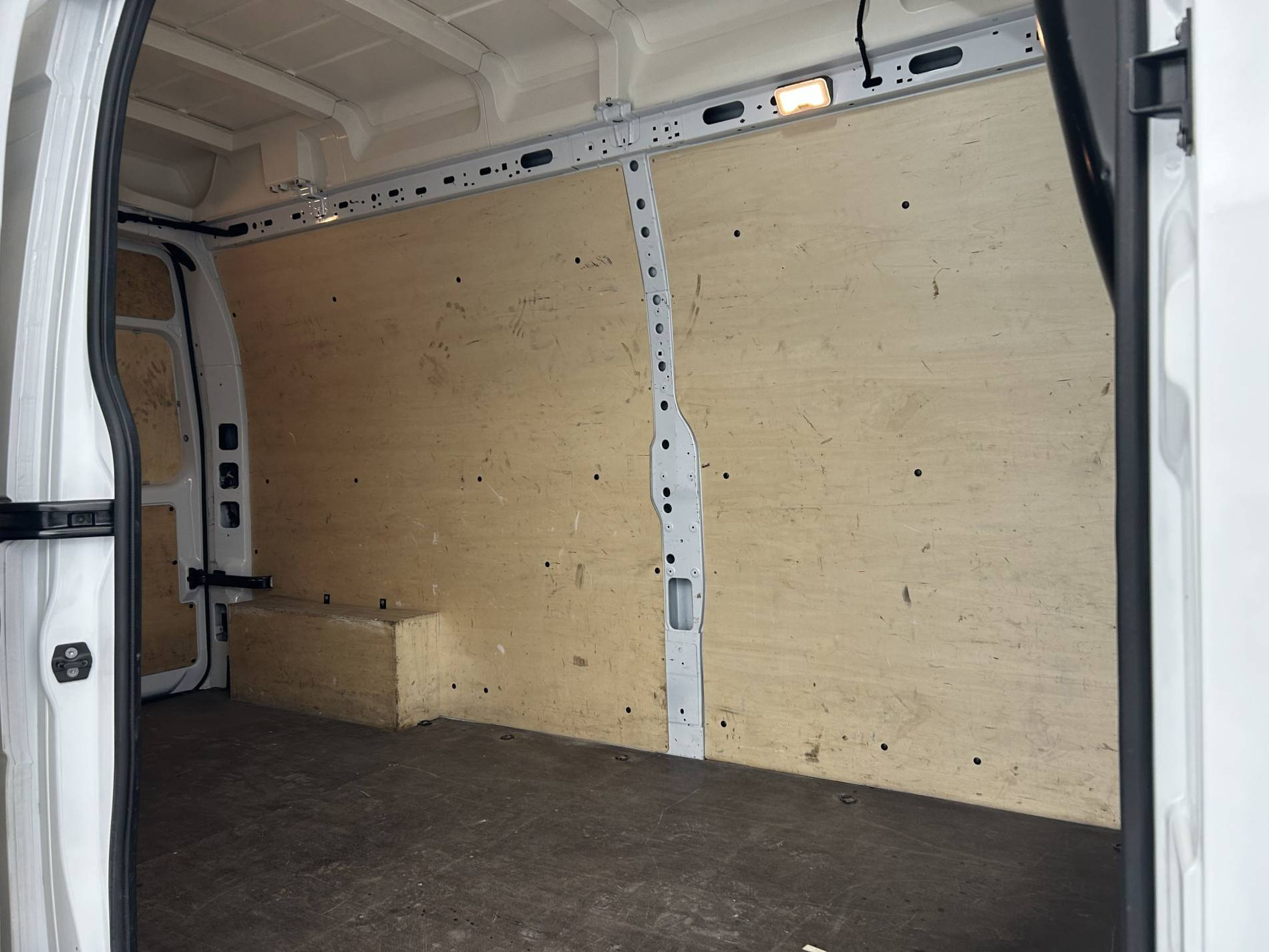 Vente en ligne Renault Master Fourgon MASTER FGN TRAC F3500 L3H3 BLUE DCI 135 au prix de 25 790 €