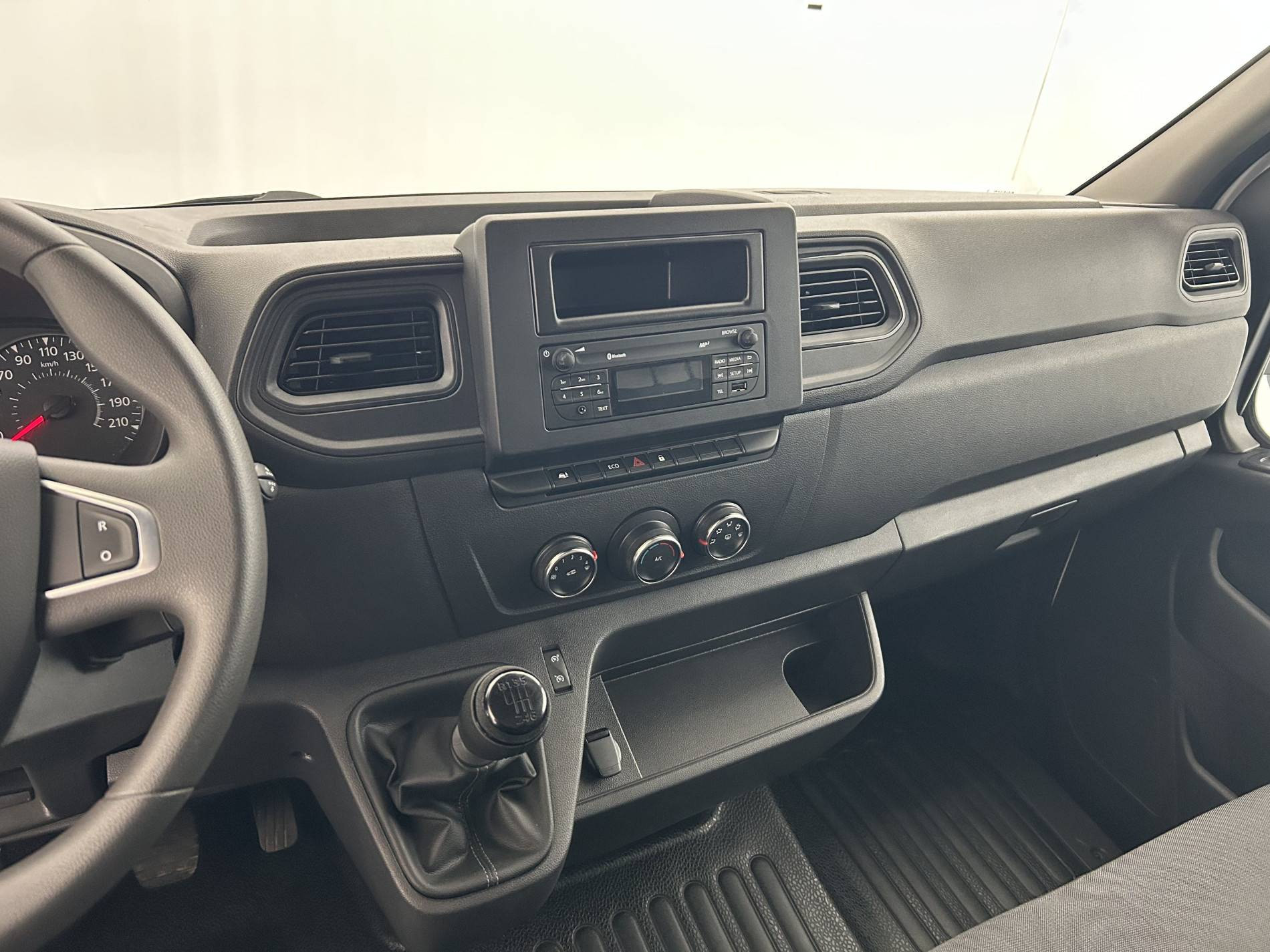 Vente en ligne Renault Master Fourgon MASTER FGN TRAC F3500 L3H3 BLUE DCI 135 au prix de 25 790 €
