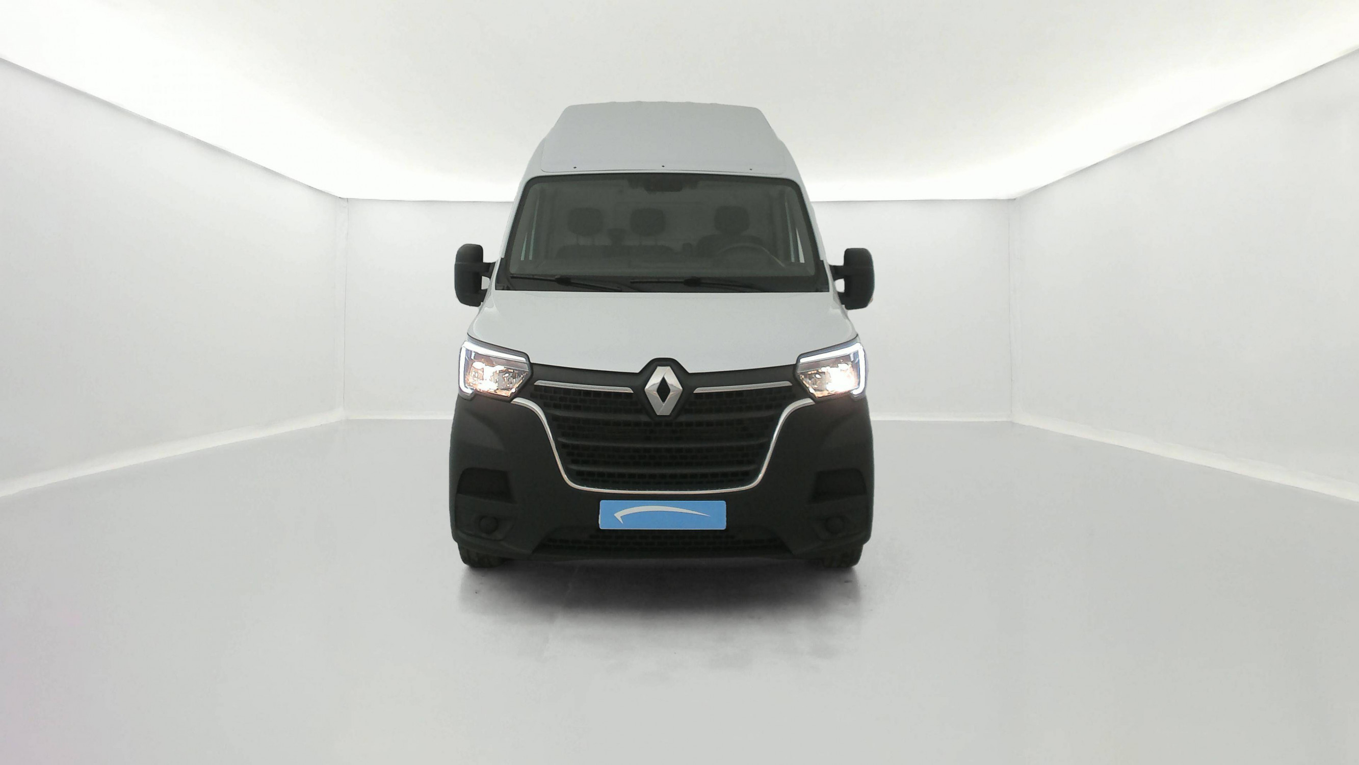 Vente en ligne Renault Master Fourgon MASTER FGN TRAC F3500 L3H3 BLUE DCI 135 au prix de 25 790 €