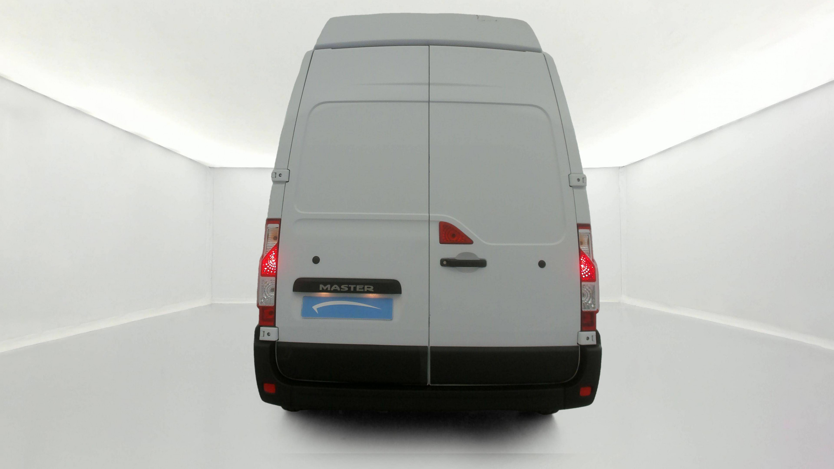 Vente en ligne Renault Master Fourgon MASTER FGN TRAC F3500 L3H3 BLUE DCI 135 au prix de 25 790 €