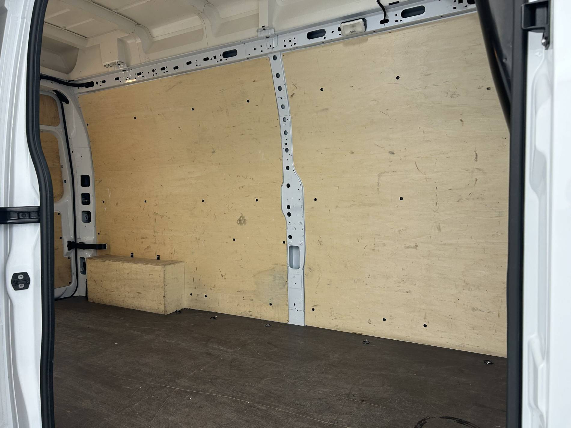 Vente en ligne Renault Master Fourgon MASTER FGN TRAC F3500 L3H3 BLUE DCI 135 au prix de 25 490 €