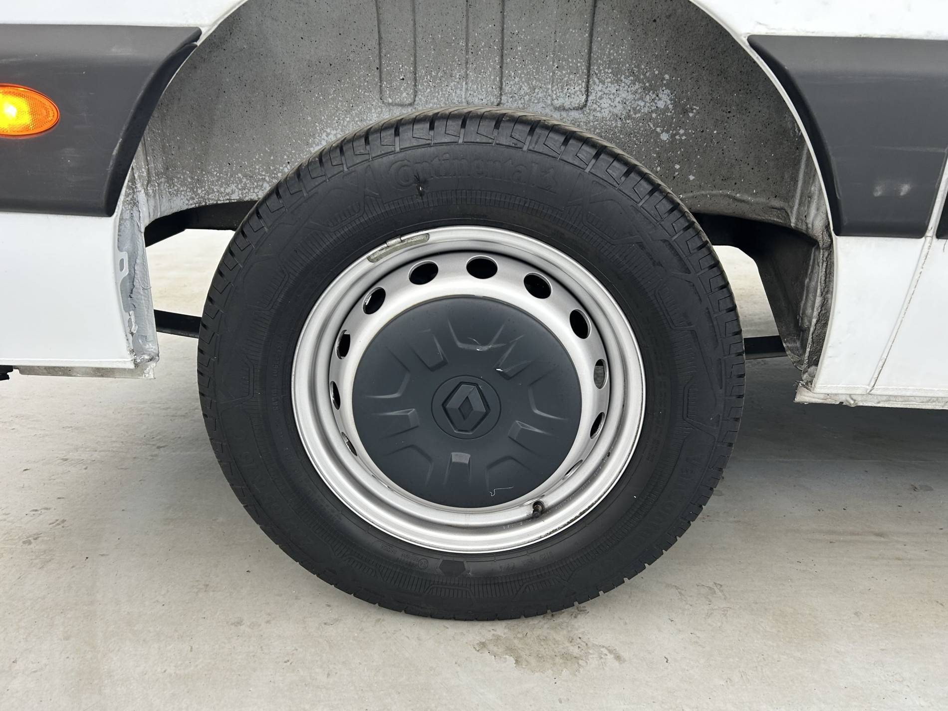 Vente en ligne Renault Master Fourgon MASTER FGN TRAC F3500 L3H3 BLUE DCI 135 au prix de 25 490 €