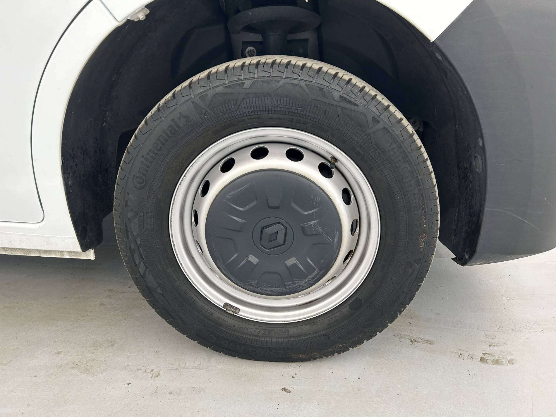 Vente en ligne Renault Master Fourgon MASTER FGN TRAC F3500 L3H3 BLUE DCI 135 au prix de 25 490 €