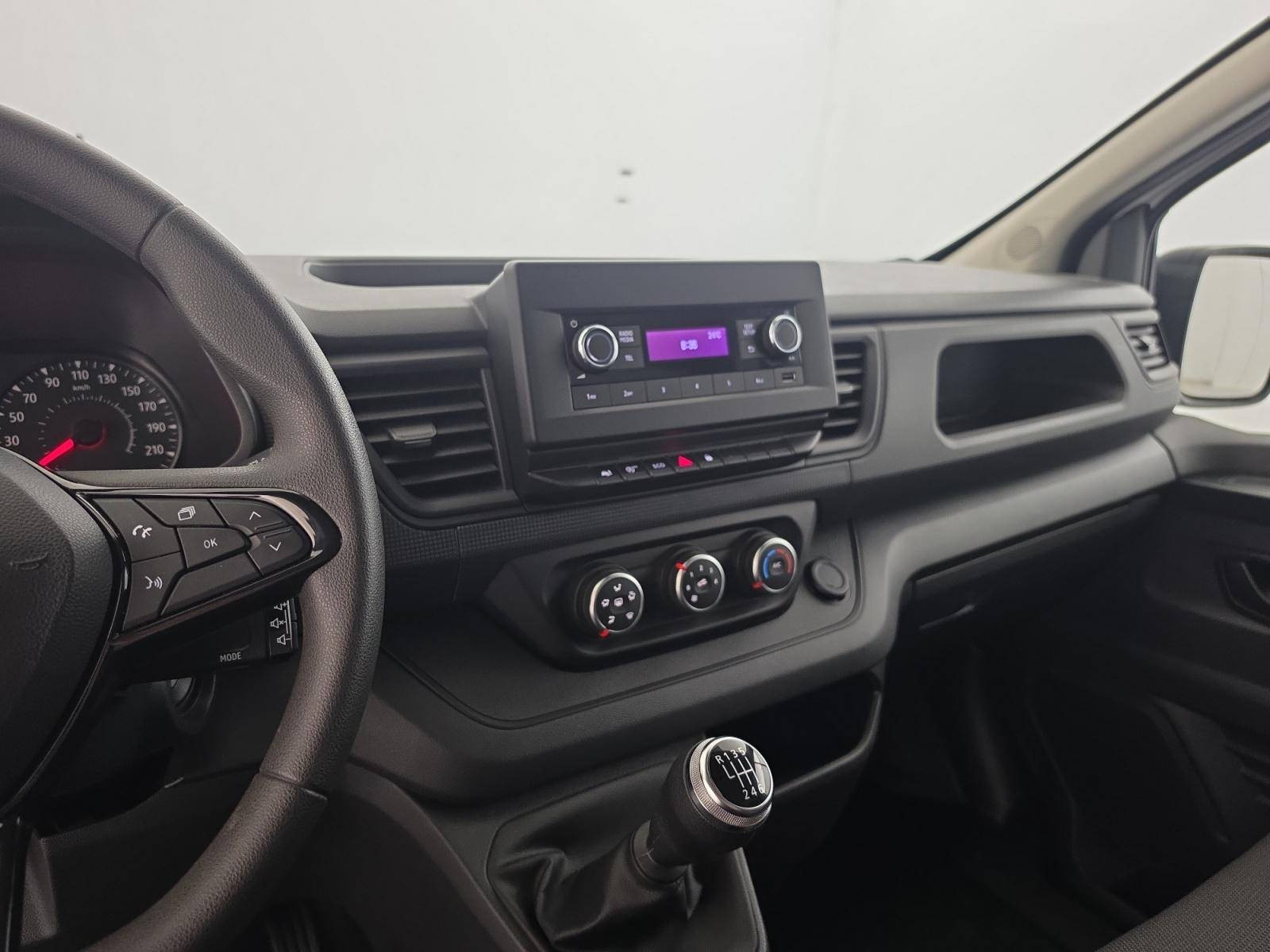 Vente en ligne Renault Trafic 3 Fourgon TRAFIC FG BLUE DCI 130 L1H1 3T GSR2 au prix de 22 790 €