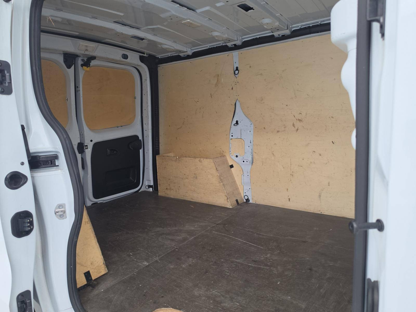 Vente en ligne Renault Trafic 3 Fourgon TRAFIC FG BLUE DCI 130 L1H1 3T GSR2 au prix de 22 790 €