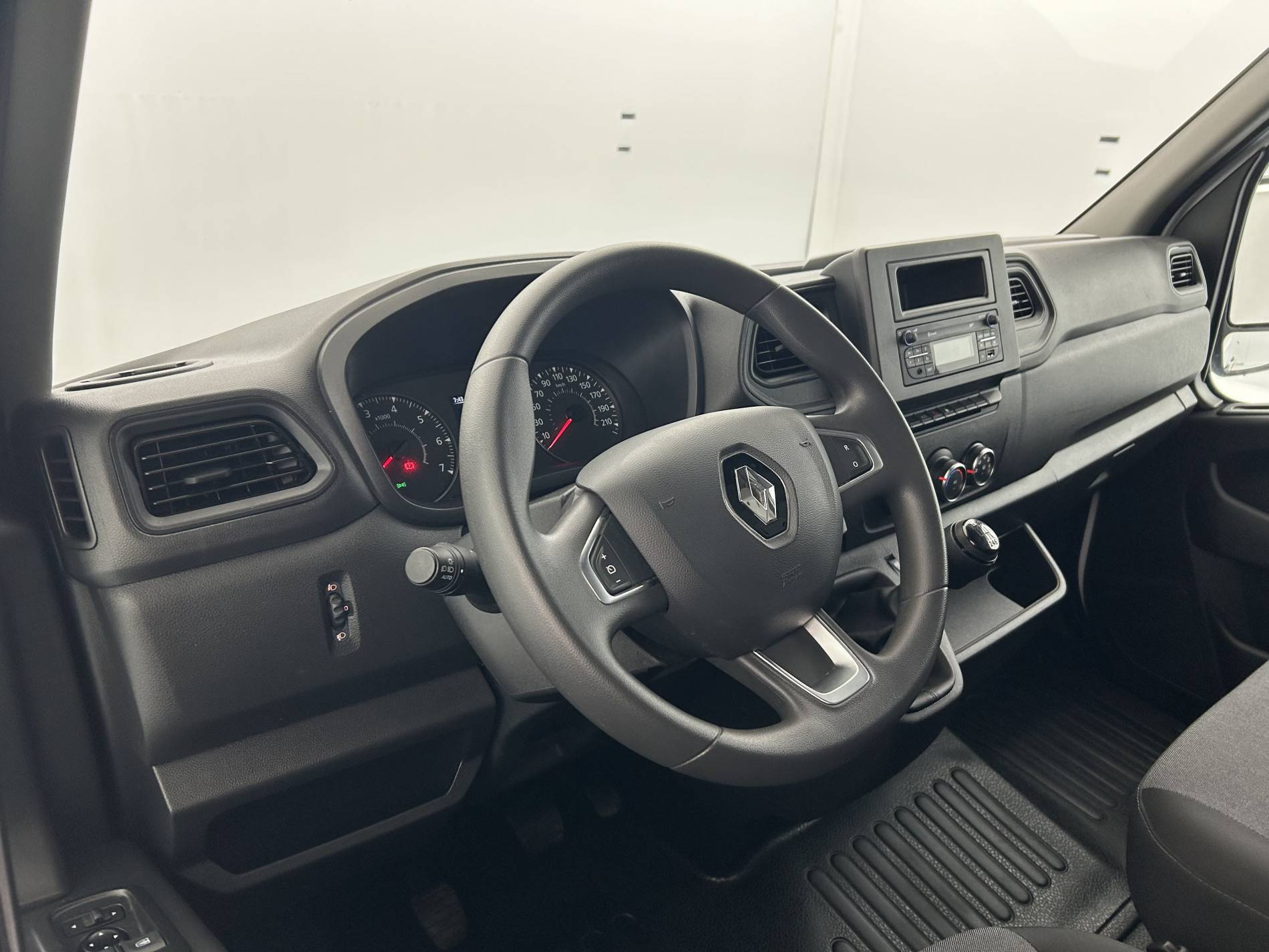 Vente en ligne Renault Master Fourgon MASTER FGN TRAC F3500 L3H3 BLUE DCI 135 au prix de 25 490 €