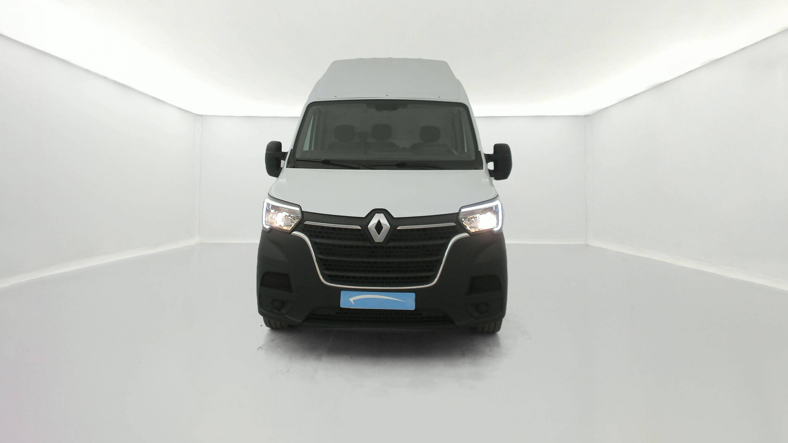 Vente en ligne Renault Master Fourgon MASTER FGN TRAC F3500 L3H3 BLUE DCI 135 au prix de 25 490 €