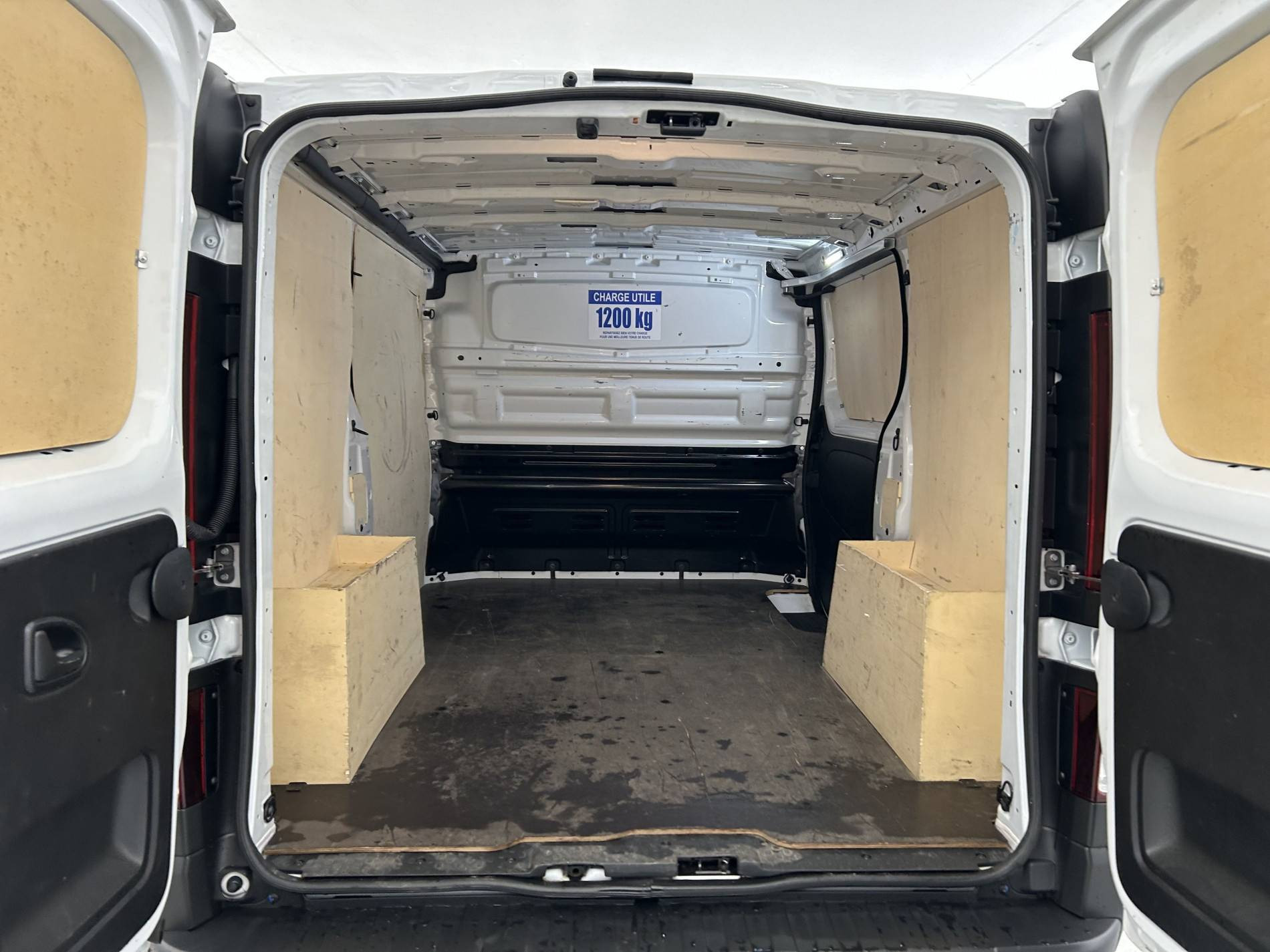 Vente en ligne Renault Trafic 3 Fourgon TRAFIC FG BLUE DCI 130 L1H1 3T GSR2 au prix de 23 290 €