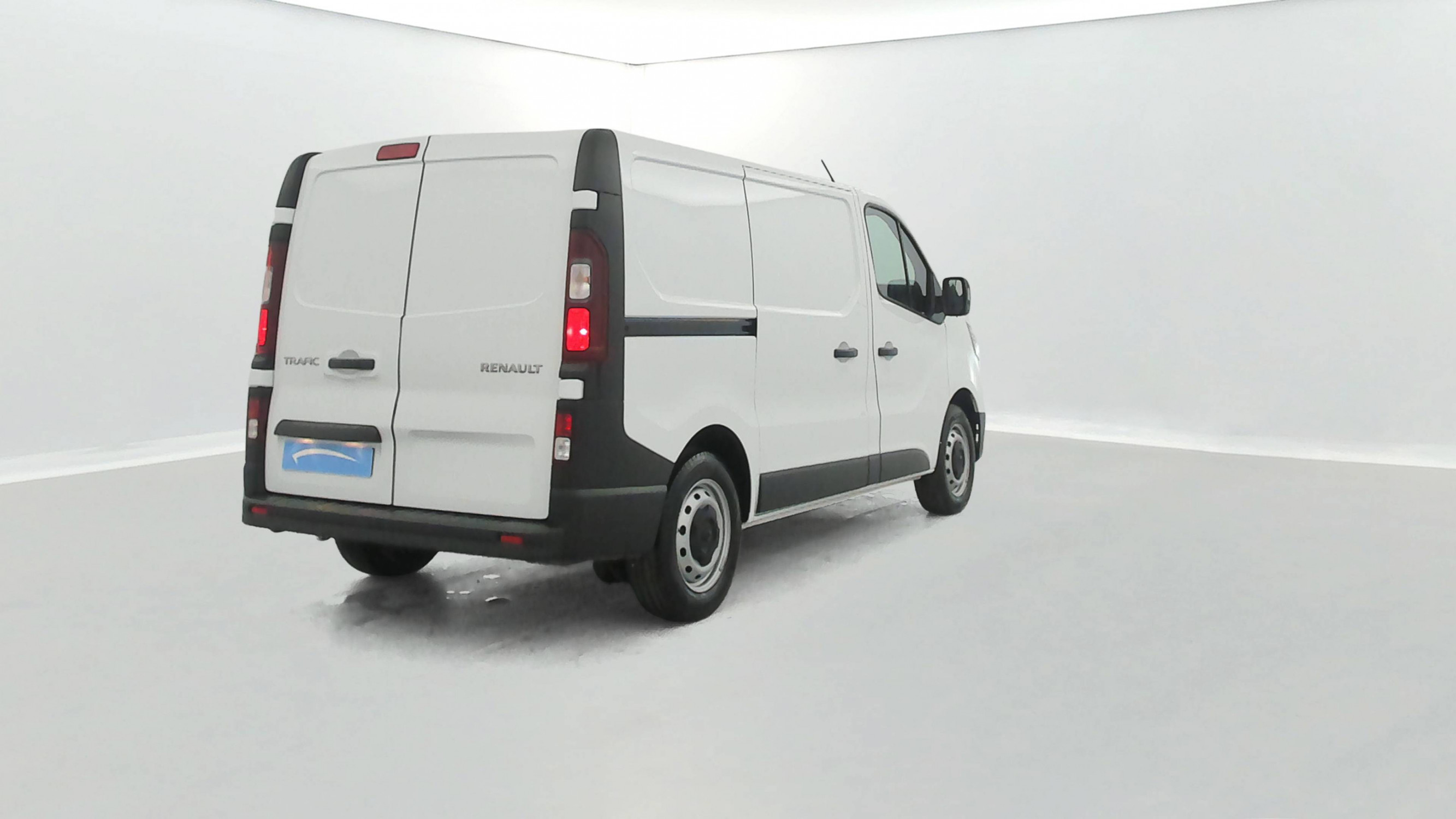 Vente en ligne Renault Trafic 3 Fourgon TRAFIC FG BLUE DCI 130 L1H1 3T GSR2 au prix de 23 290 €