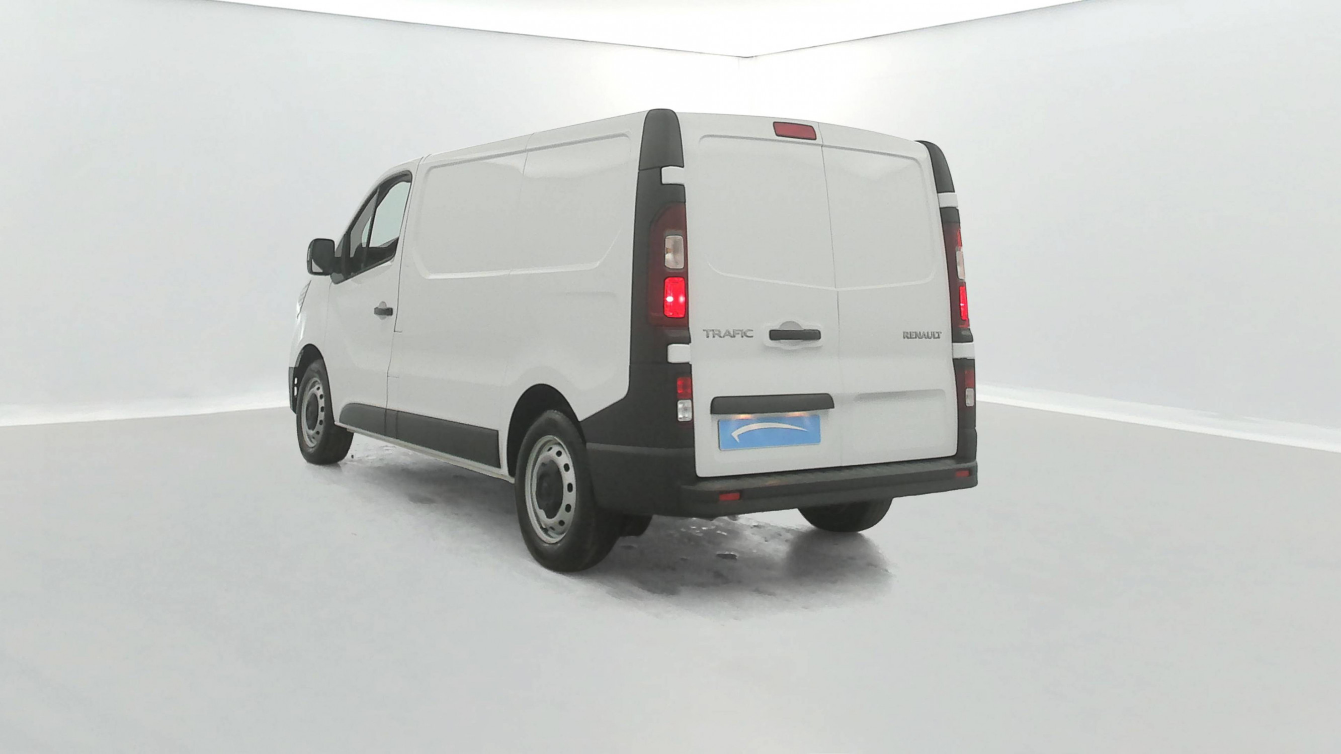 Vente en ligne Renault Trafic 3 Fourgon TRAFIC FG BLUE DCI 130 L1H1 3T GSR2 au prix de 23 290 €