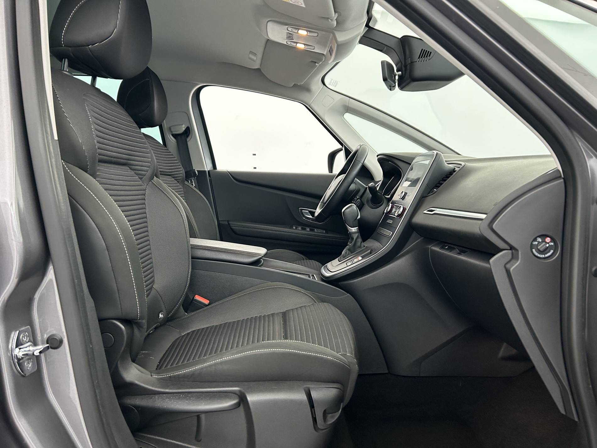 Vente en ligne Renault Grand Scenic 4 Grand Scenic Blue dCi 120 EDC au prix de 17 290 €