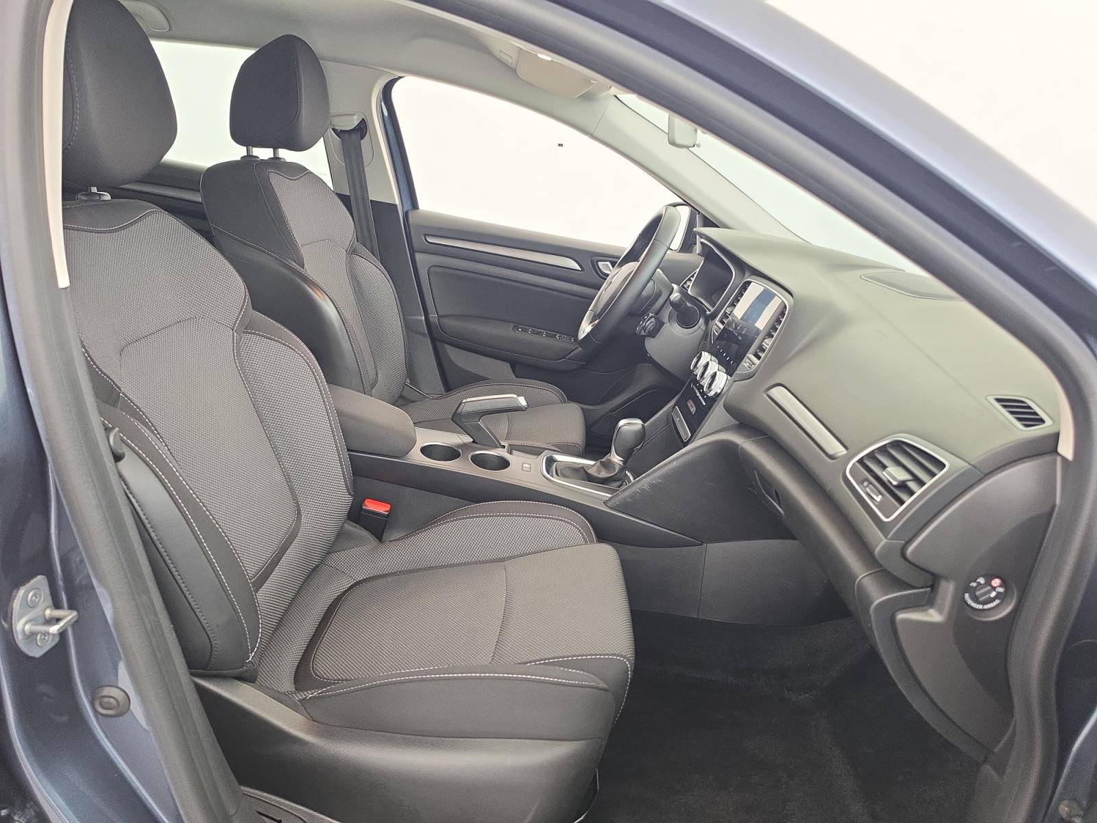 Vente en ligne Renault Megane 4  Blue dCi 115 EDC au prix de 15 690 €