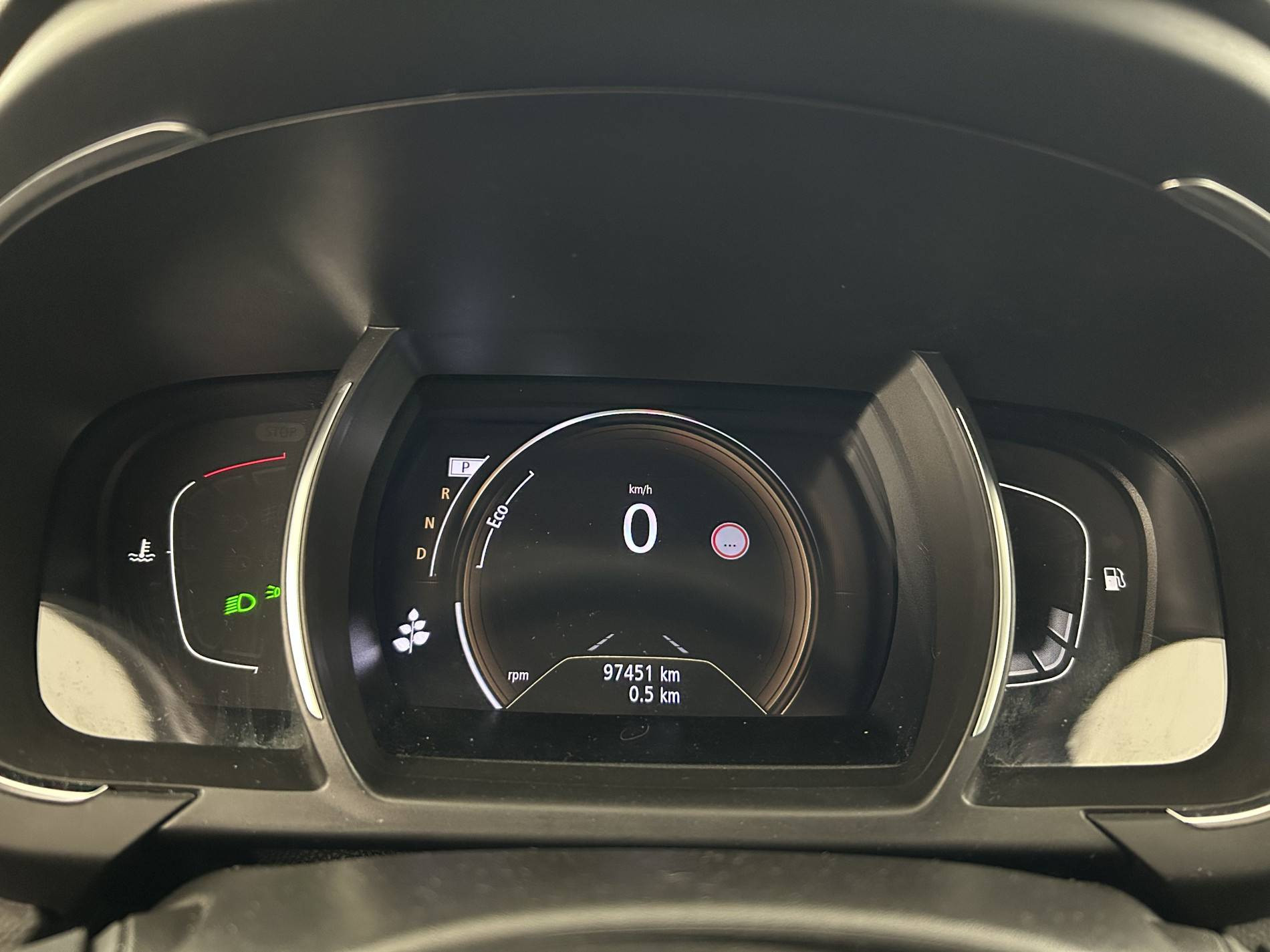 Vente en ligne Renault Grand Scenic 4 Grand Scenic Blue dCi 120 EDC au prix de 17 290 €