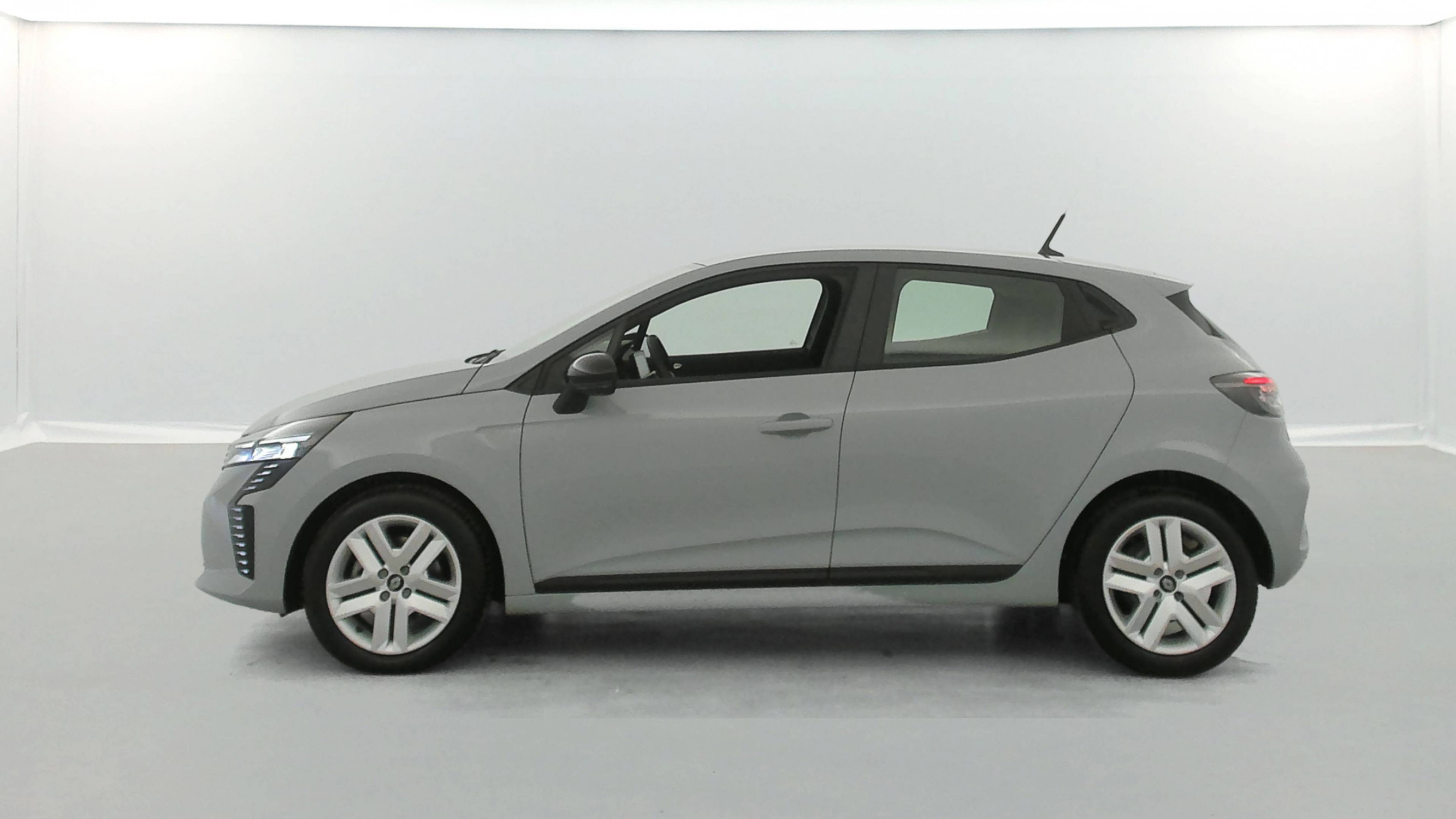 Renault Clio 5 Clio Blue dCi 100 ch GSR2 occasion de 2024 en vente à Lorient