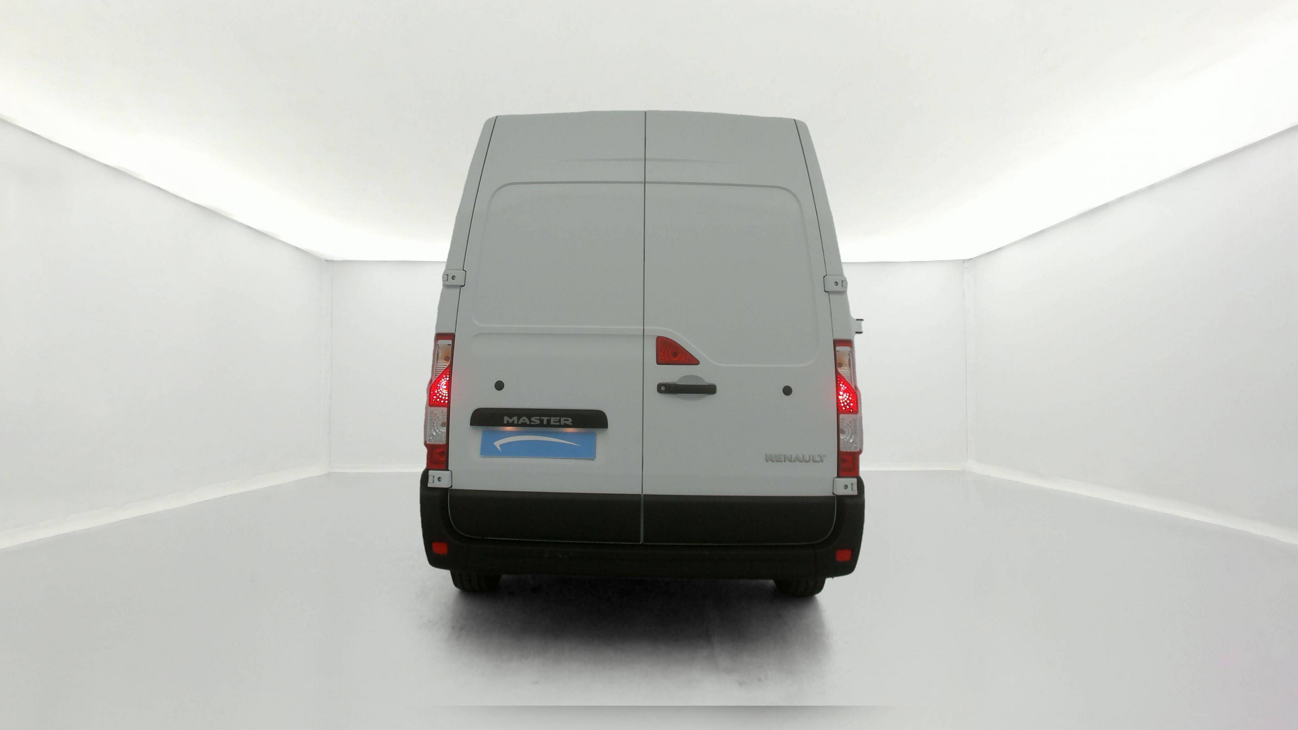 Vente en ligne Renault Master Fourgon MASTER FGN TRAC F3500 L2H2 BLUE DCI 135 au prix de 26 490 €