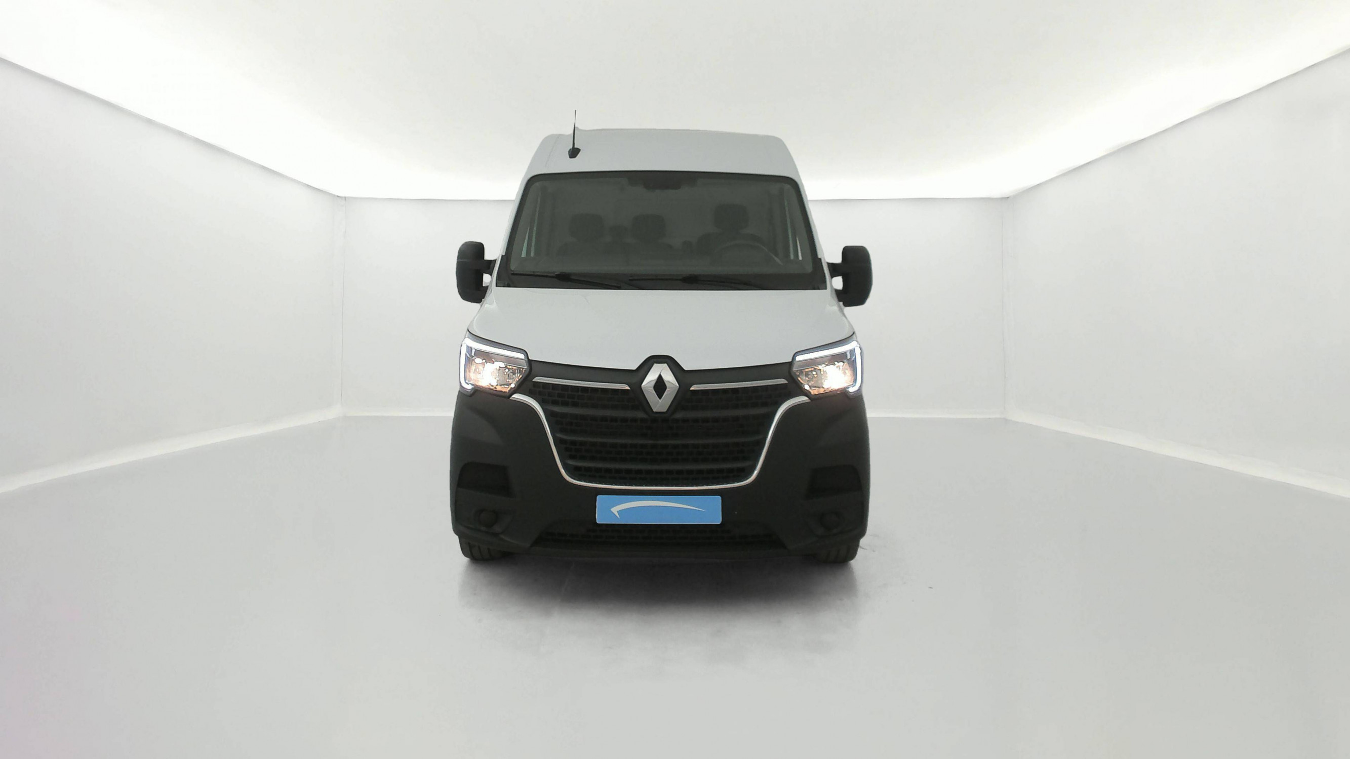 Vente en ligne Renault Master Fourgon MASTER FGN TRAC F3500 L2H2 BLUE DCI 135 au prix de 26 490 €