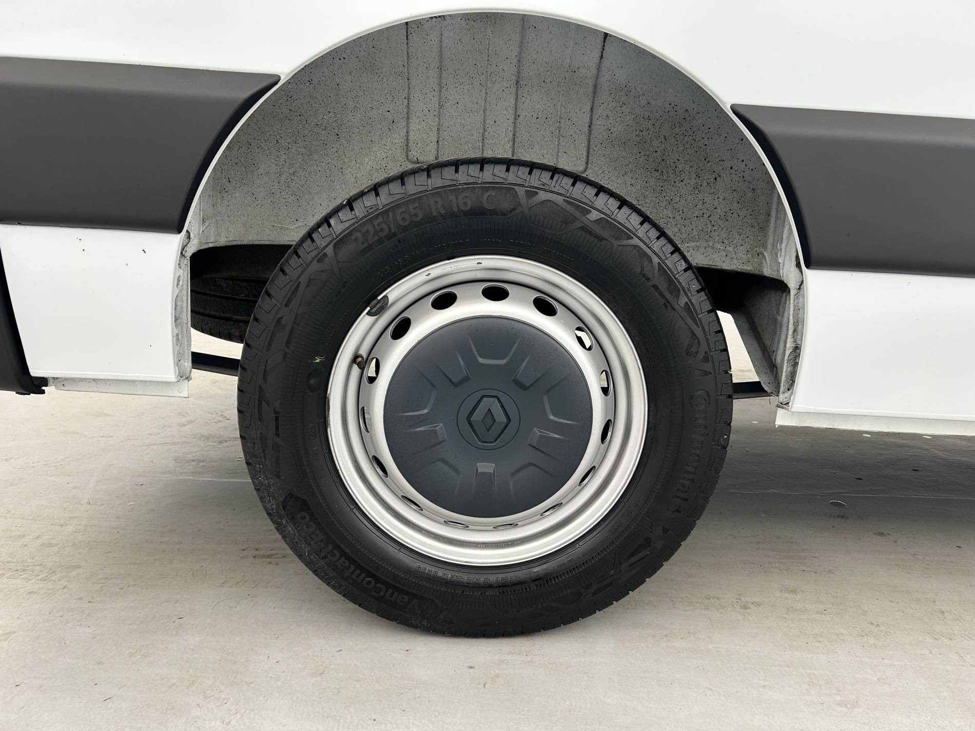 Vente en ligne Renault Master Fourgon MASTER FGN TRAC F3500 L2H2 BLUE DCI 135 au prix de 26 490 €
