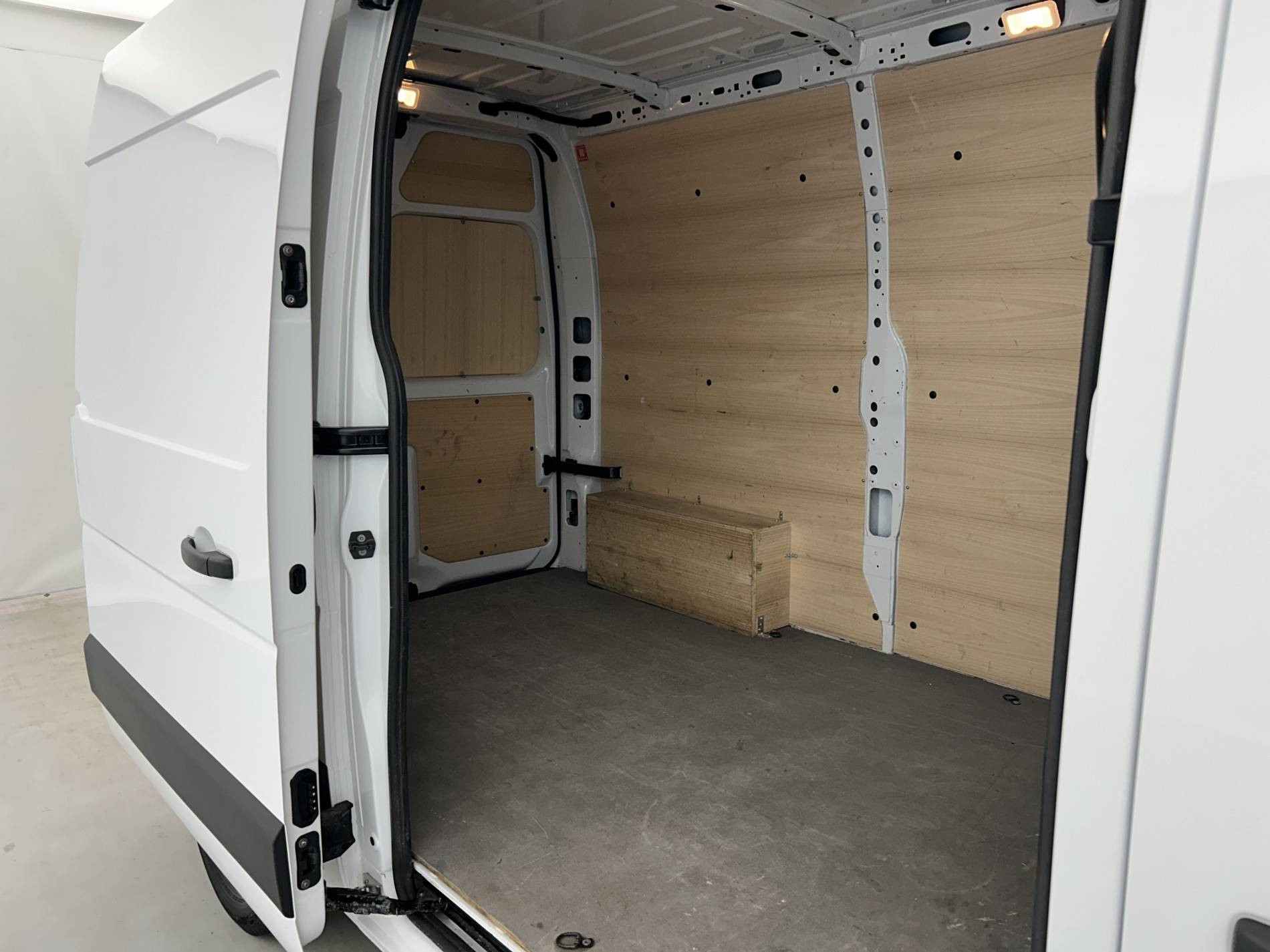 Vente en ligne Renault Master Fourgon MASTER FGN TRAC F3500 L2H2 BLUE DCI 135 au prix de 26 490 €