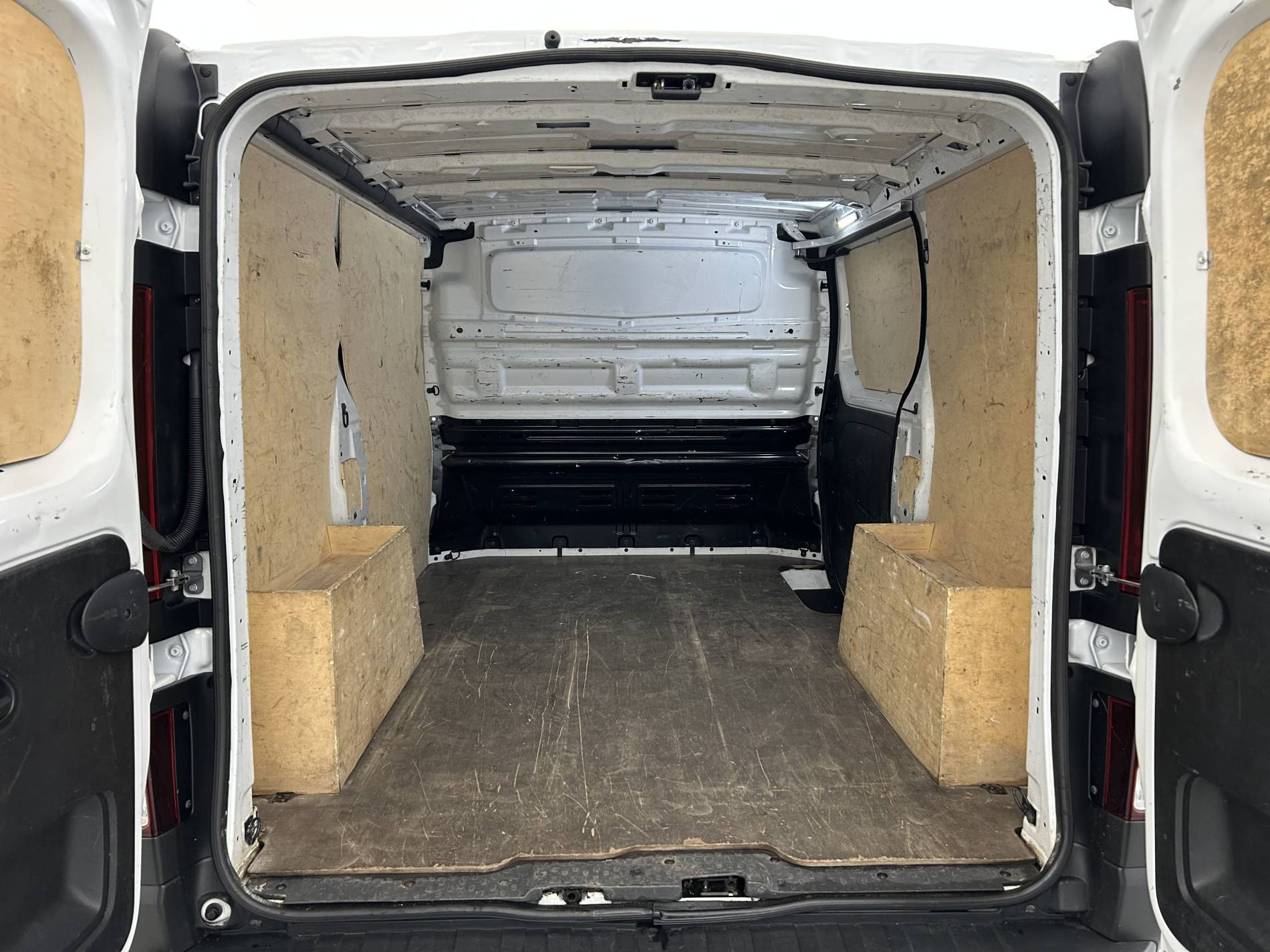 Vente en ligne Renault Trafic 3 Fourgon TRAFIC FGN L1H1 3000 KG BLUE DCI 130 au prix de 22 890 €