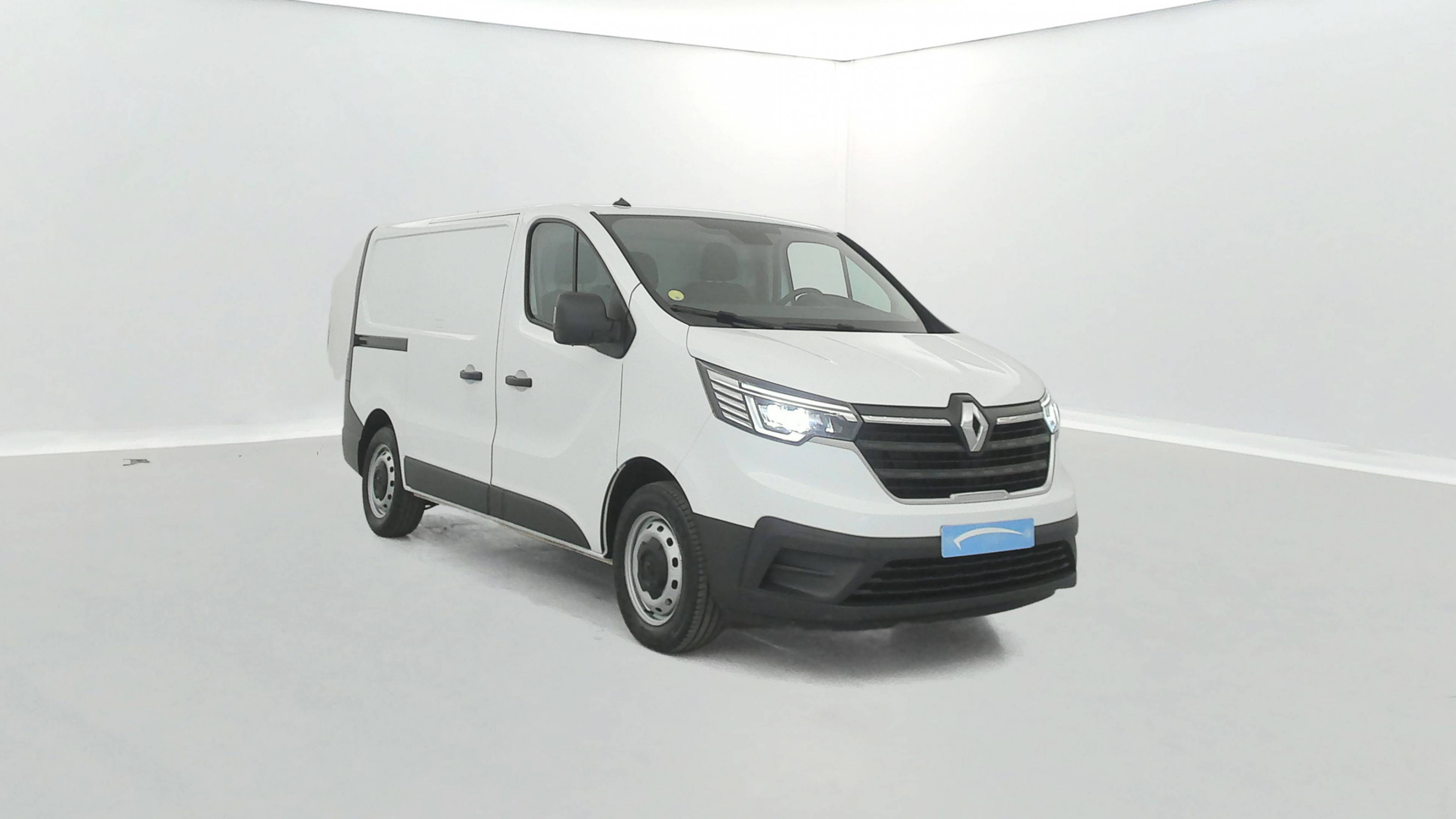 Vente en ligne Renault Trafic 3 Fourgon TRAFIC FGN L1H1 3000 KG BLUE DCI 130 au prix de 22 890 €