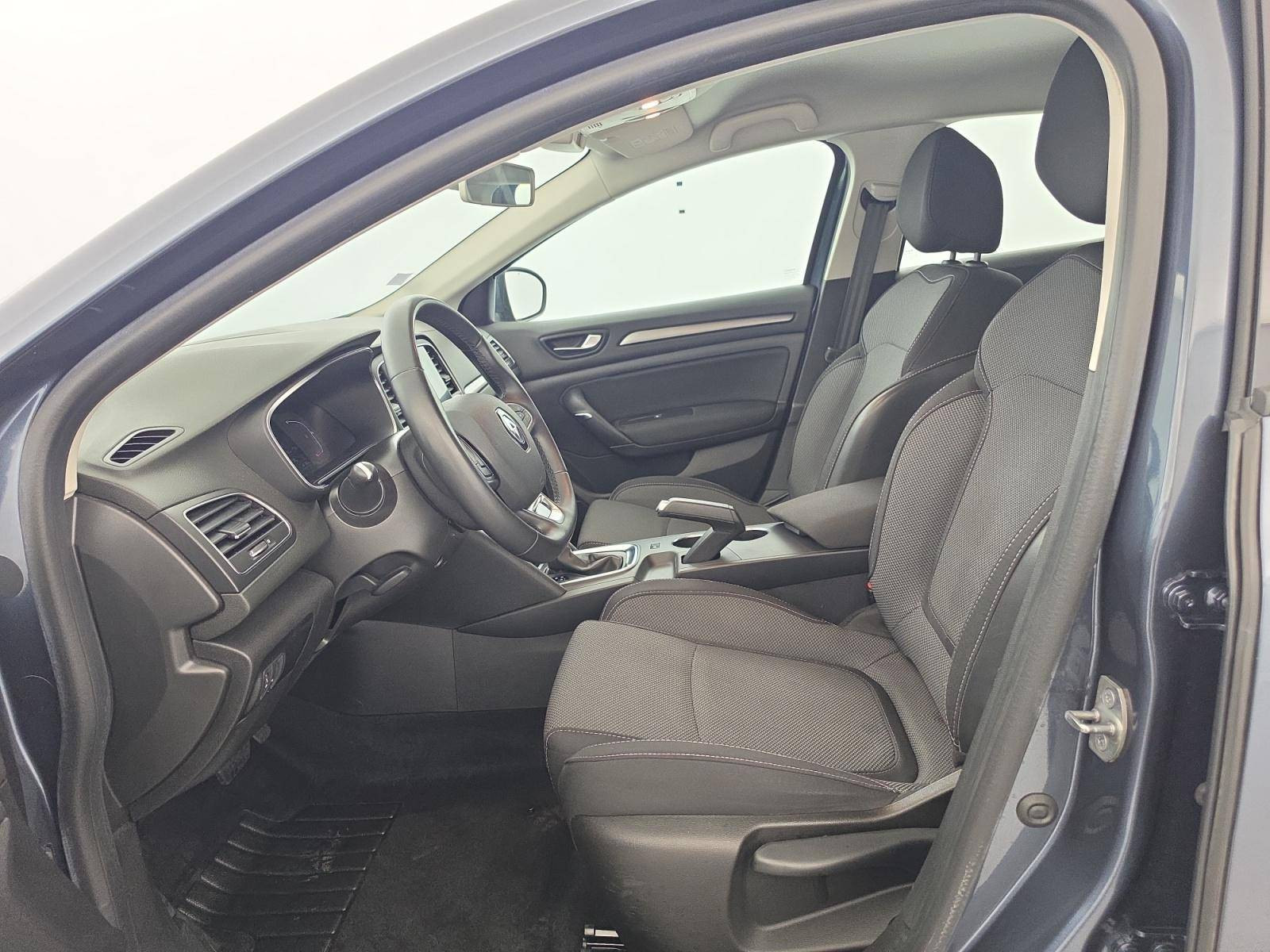 Vente en ligne Renault Megane 4  Blue dCi 115 EDC au prix de 15 690 €