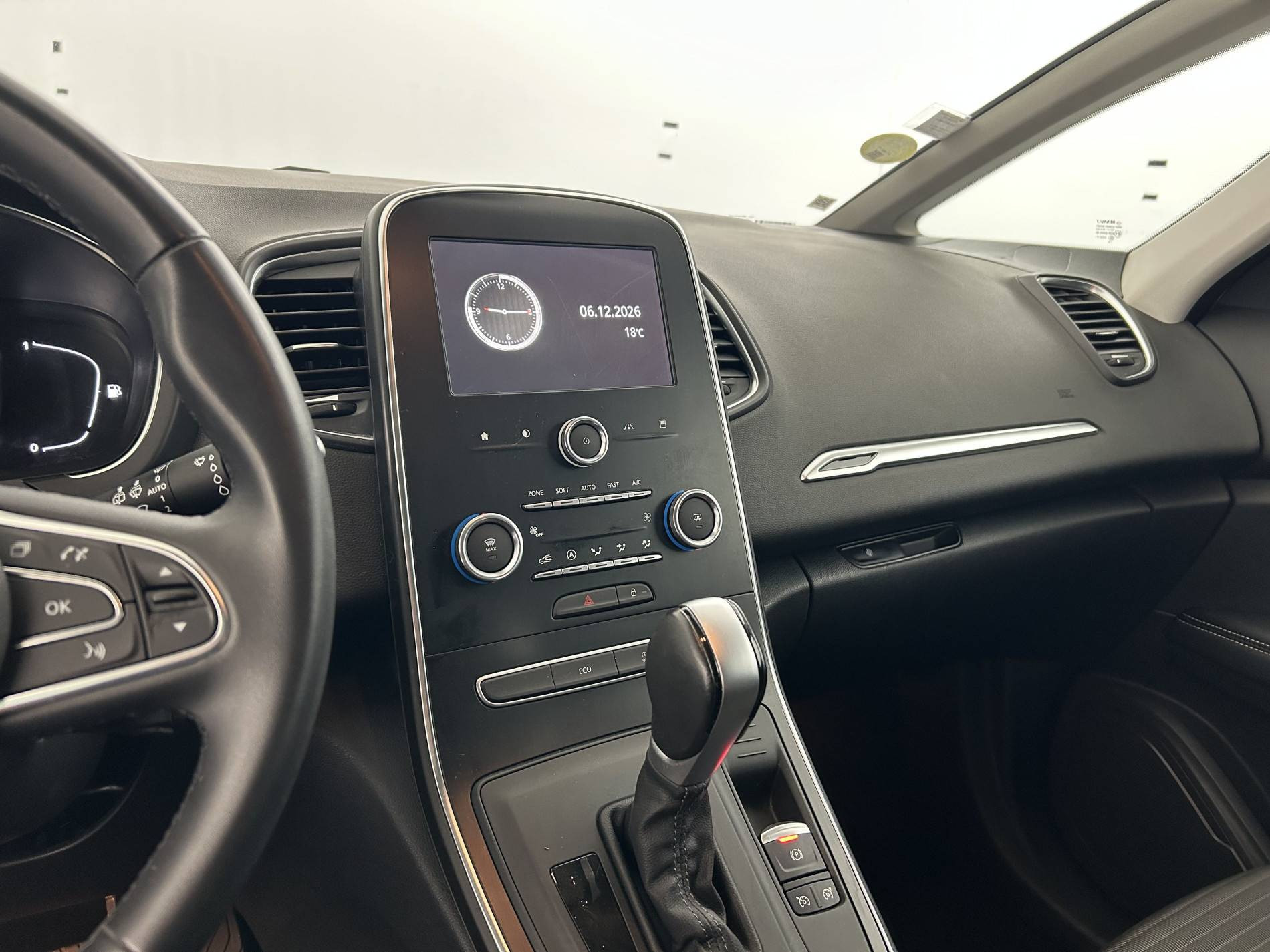 Vente en ligne Renault Grand Scenic 4 Grand Scenic Blue dCi 120 EDC au prix de 17 290 €