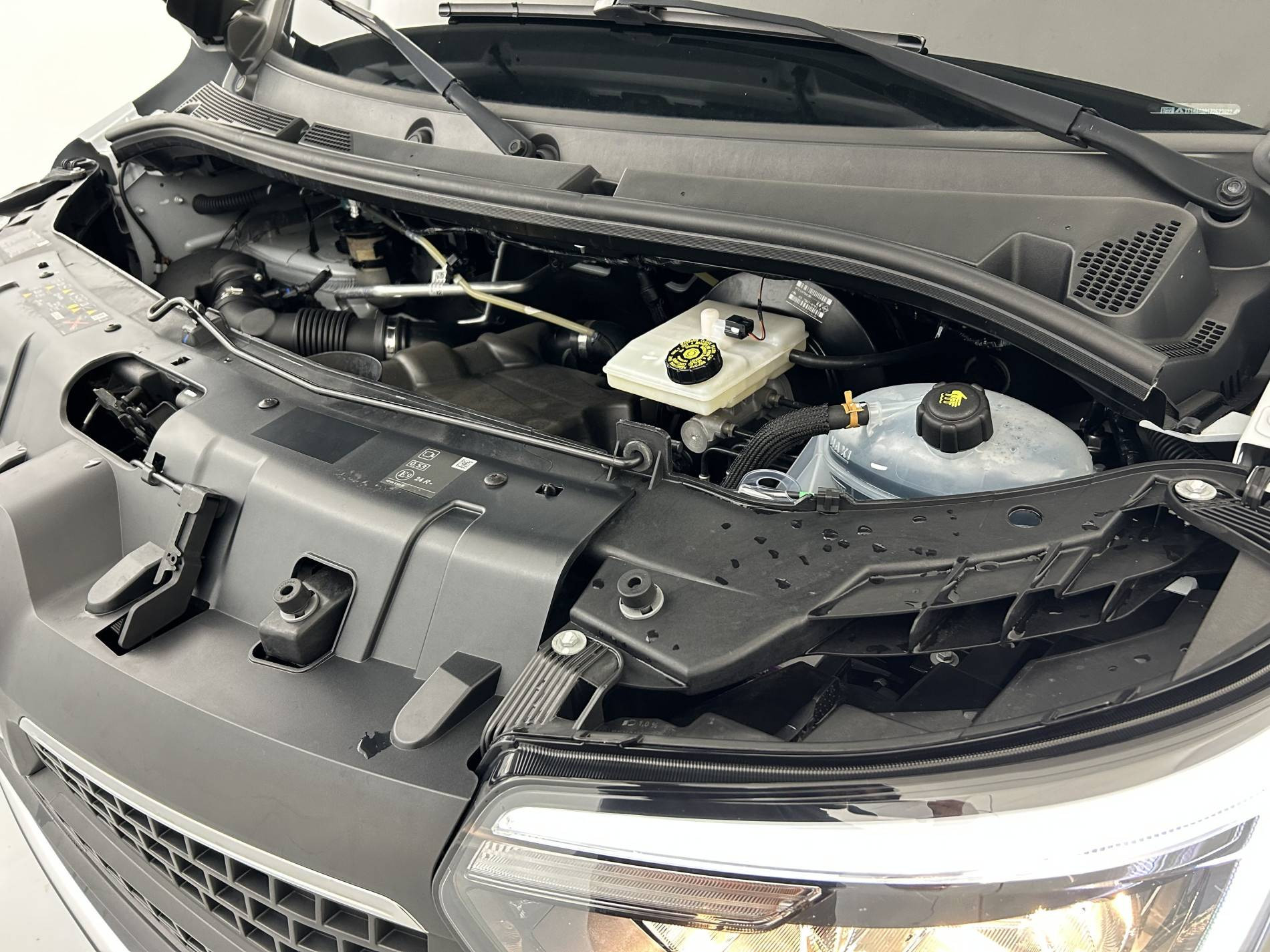 Vente en ligne Renault Master Fourgon MASTER FGN TRAC F3500 L2H2 BLUE DCI 135 au prix de 22 290 €