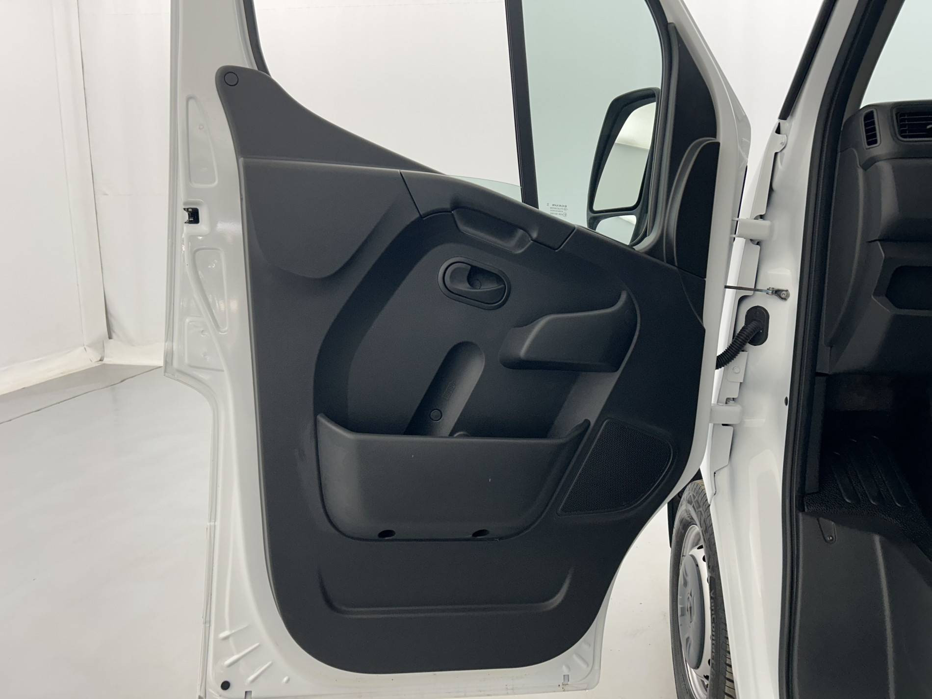 Vente en ligne Renault Master Fourgon MASTER FGN TRAC F3500 L2H2 BLUE DCI 135 au prix de 22 290 €
