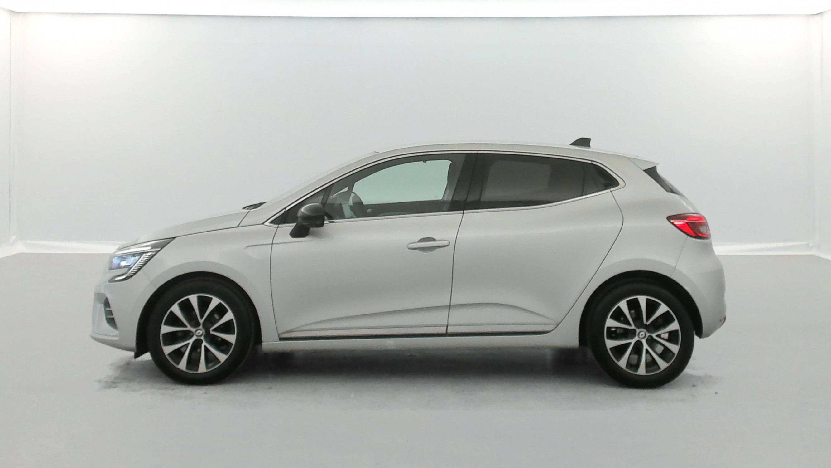 Renault Clio 5 Clio TCe 90 occasion de 2023 en vente à Lorient