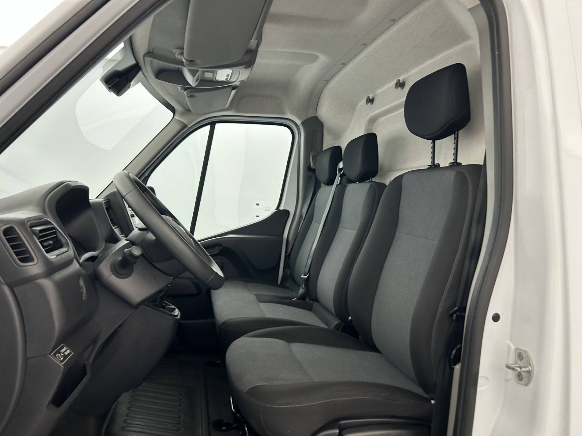Vente en ligne Renault Master Fourgon MASTER FGN TRAC F3500 L2H2 BLUE DCI 135 au prix de 22 490 €