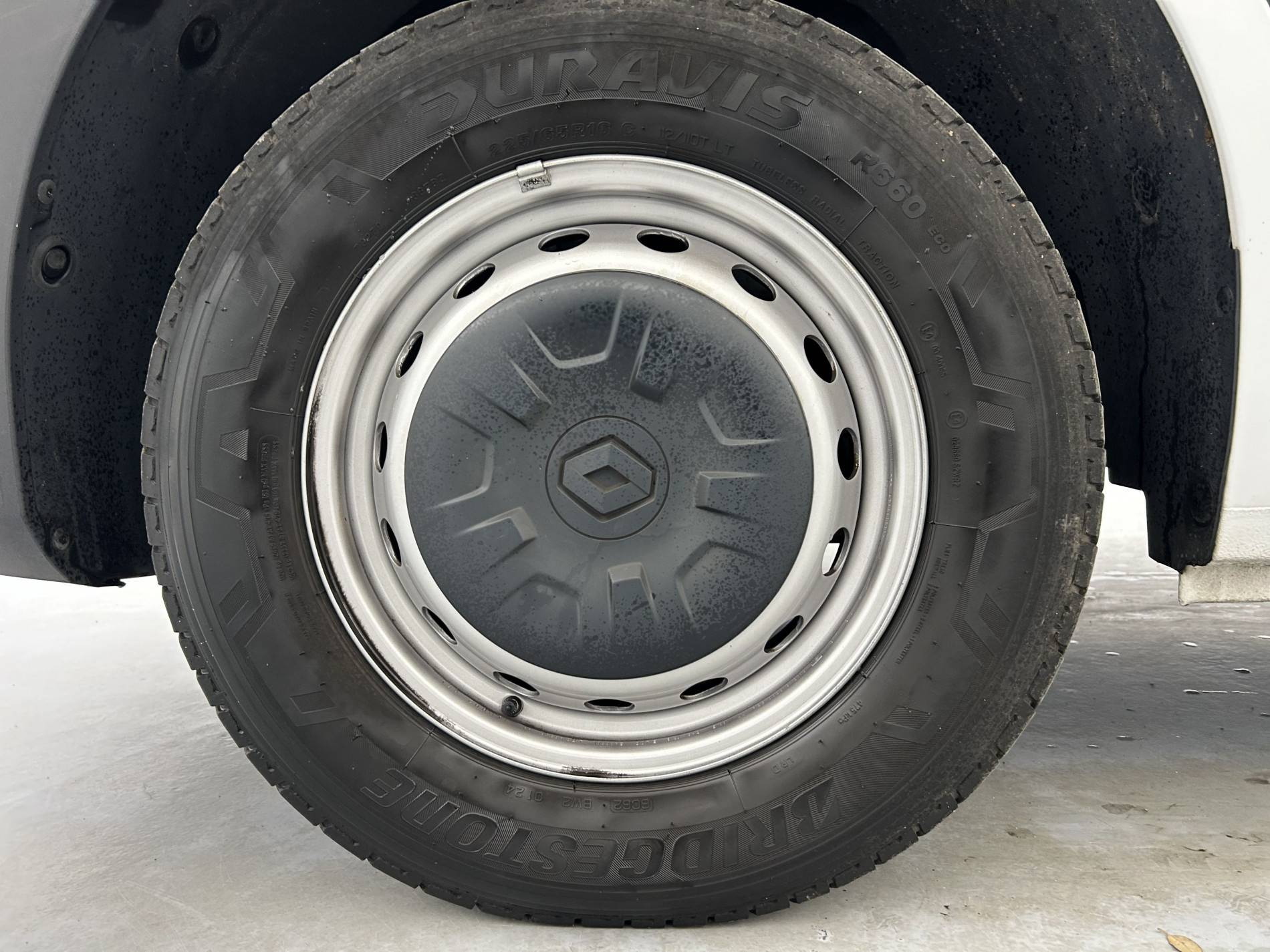 Vente en ligne Renault Master Fourgon MASTER FGN TRAC F3500 L2H2 BLUE DCI 135 au prix de 22 490 €