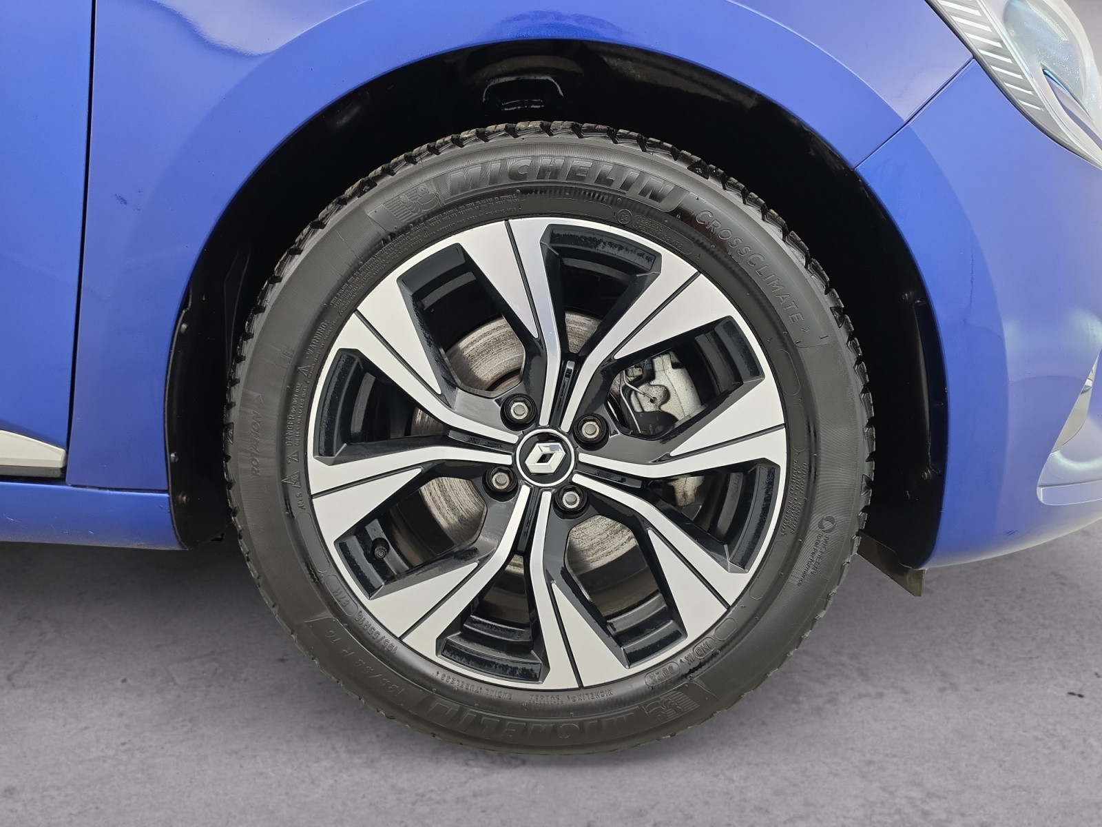 Vente en ligne Renault Clio 5 Clio E-Tech full hybrid 145 au prix de 14 590 €