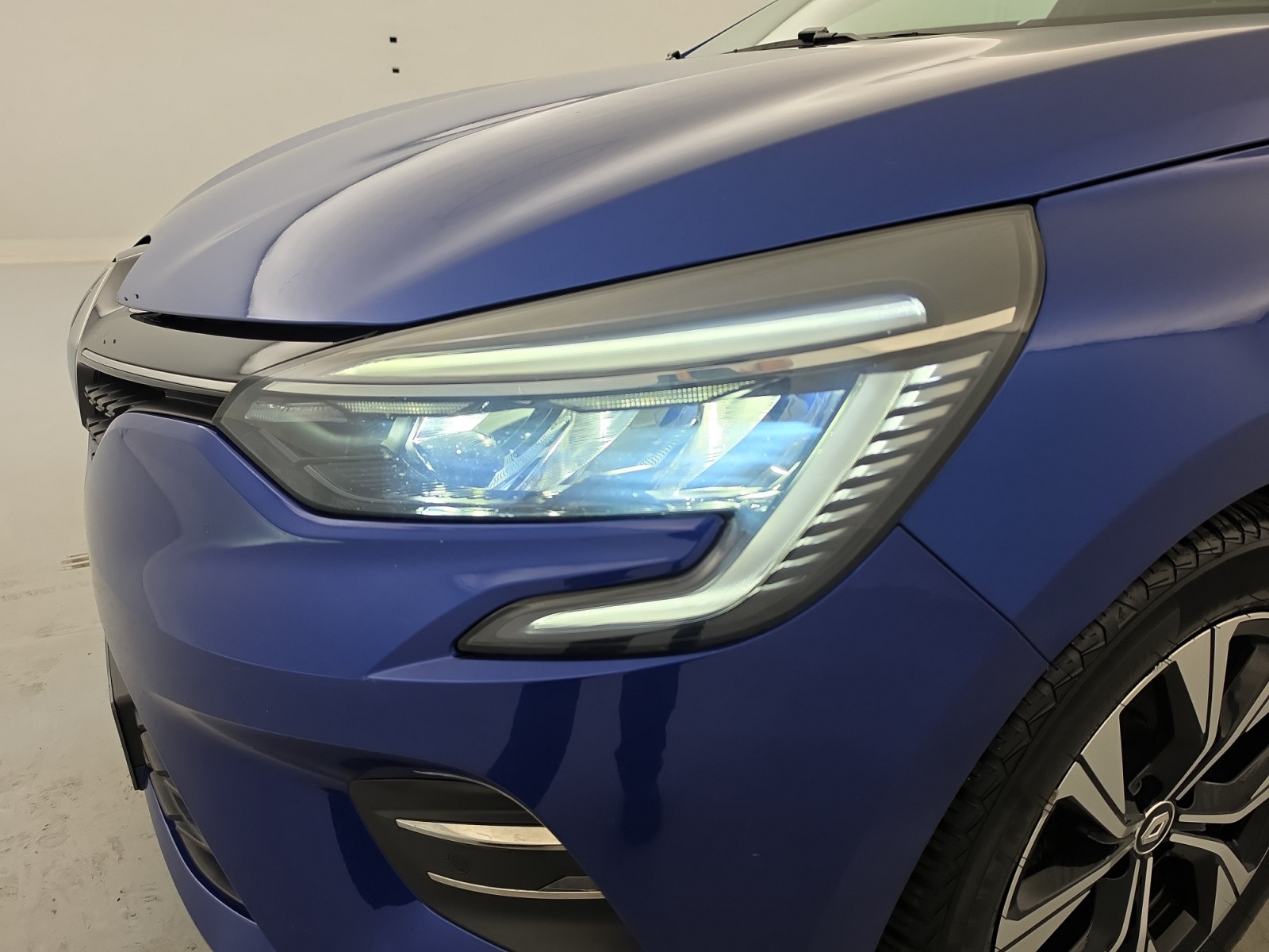 Vente en ligne Renault Clio 5 Clio E-Tech full hybrid 145 au prix de 14 590 €