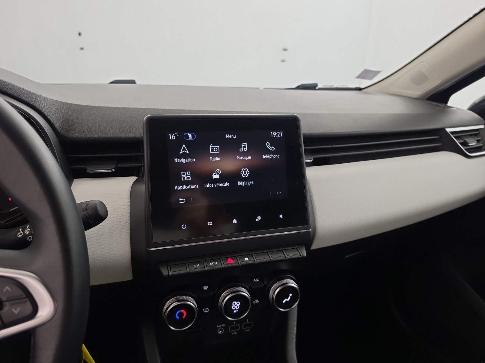 Vente en ligne Renault Clio 5 Clio E-Tech full hybrid 145 au prix de 14 590 €