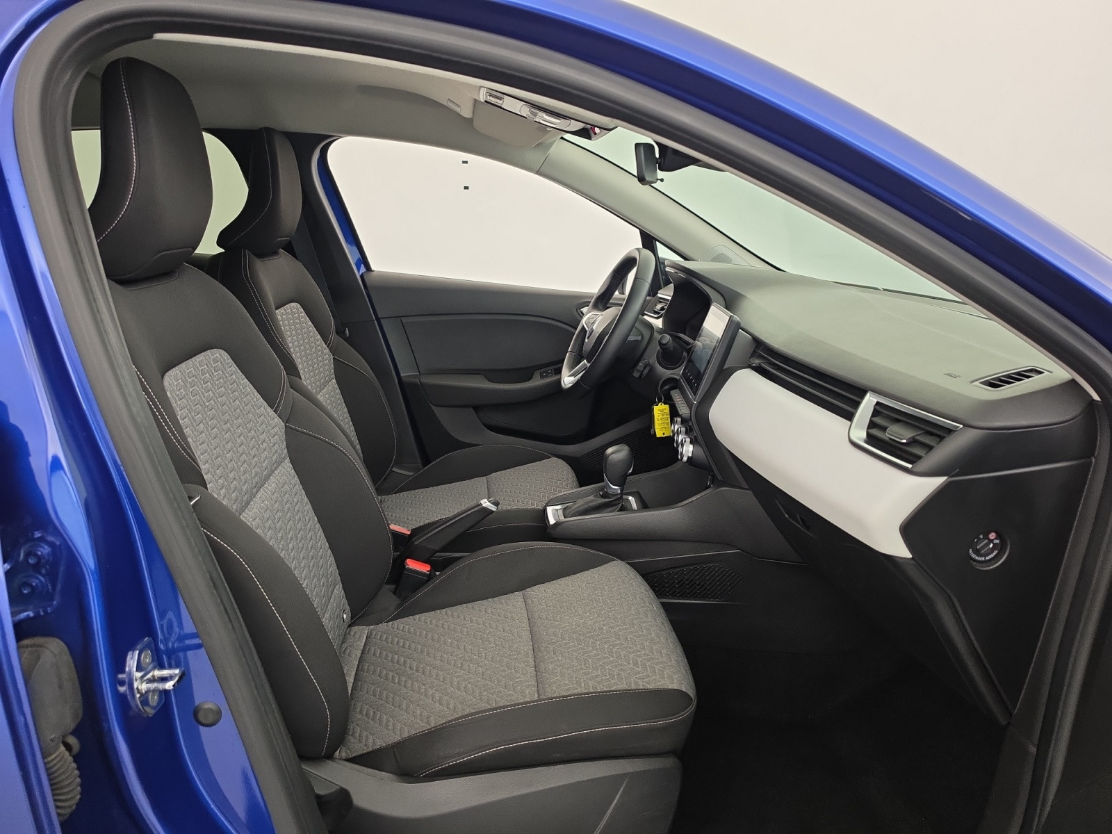 Vente en ligne Renault Clio 5 Clio E-Tech full hybrid 145 au prix de 14 590 €