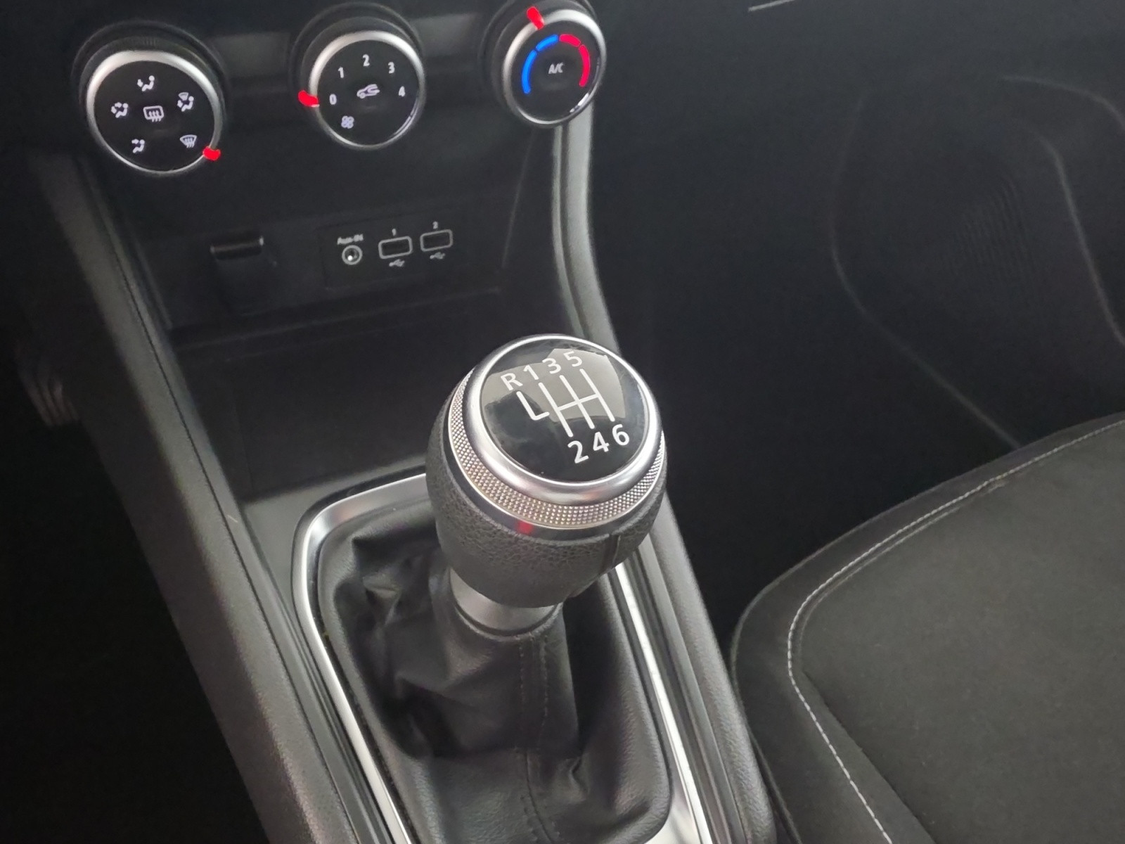 Vente en ligne Renault Captur  Blue dCi 95 au prix de 15 590 €