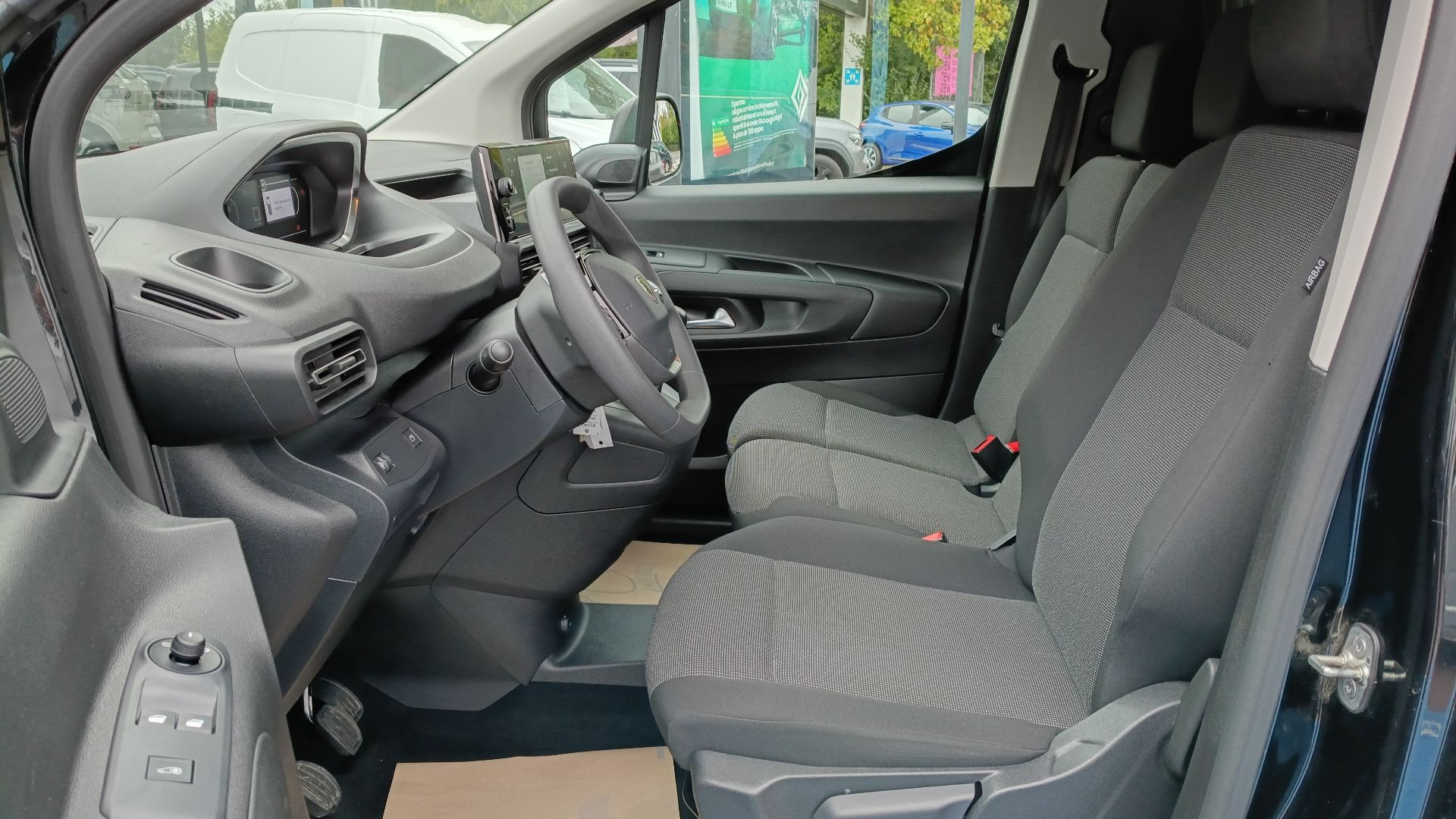 Vente en ligne Peugeot Partner Fourgon  M 650 KG BLUEHDI 130 S&S BVM6 au prix de 19 990 €